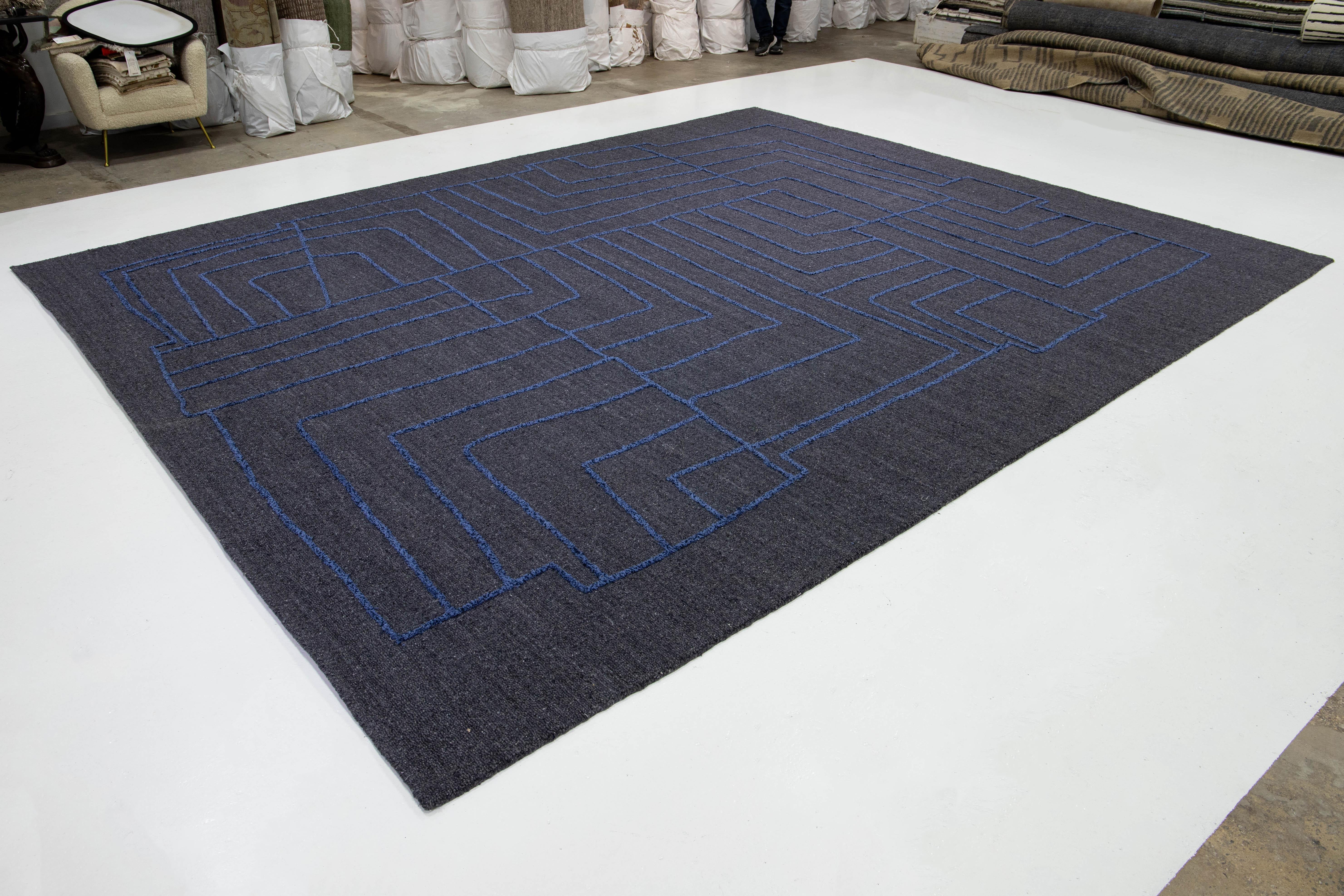 Hand-Crafted 12 x 15 Modern Hand Loom Gray Wool Rug With Abstract Design For Sale
