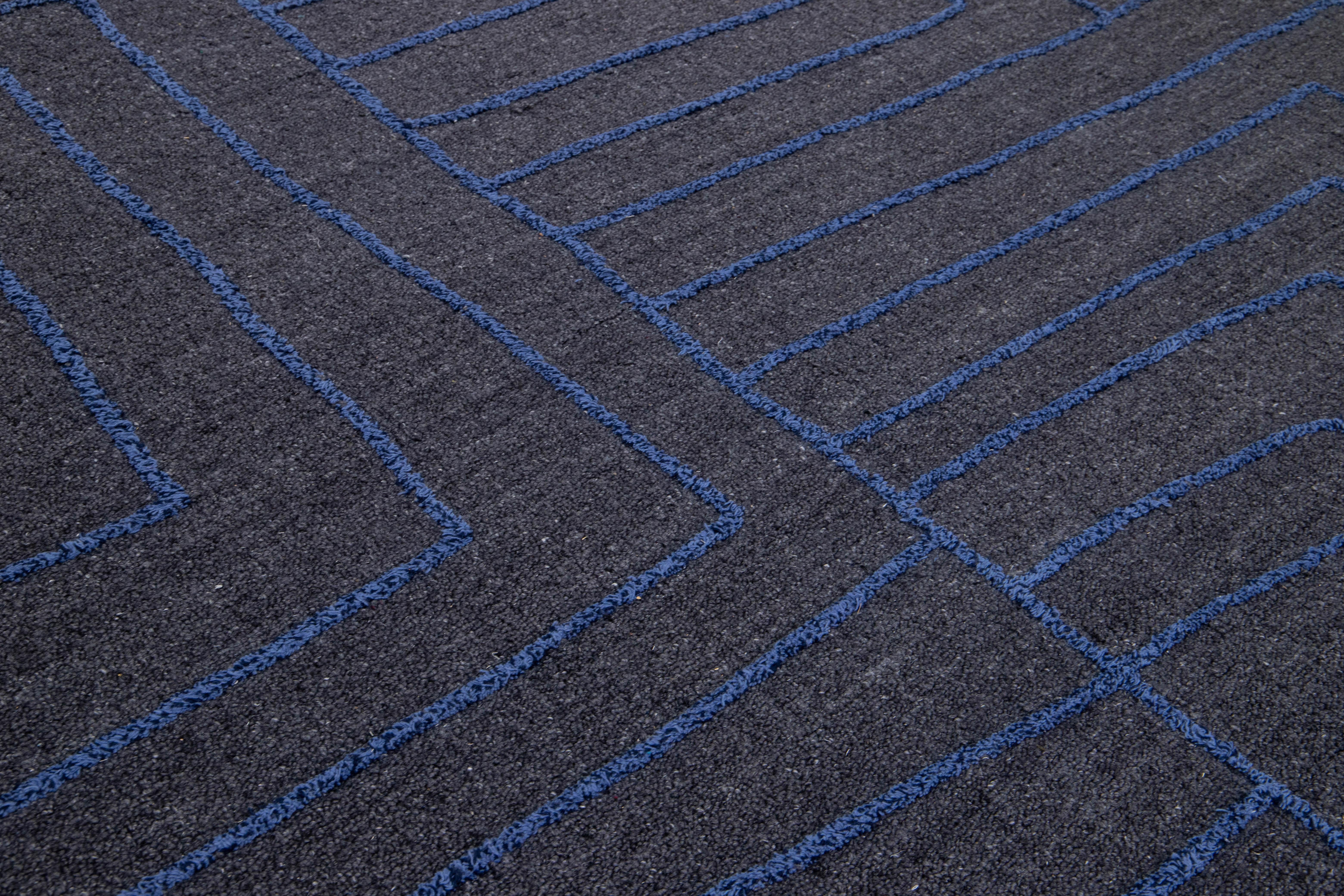12 x 15 Modern Hand Loom Gray Wool Rug With Abstract Design For Sale 2