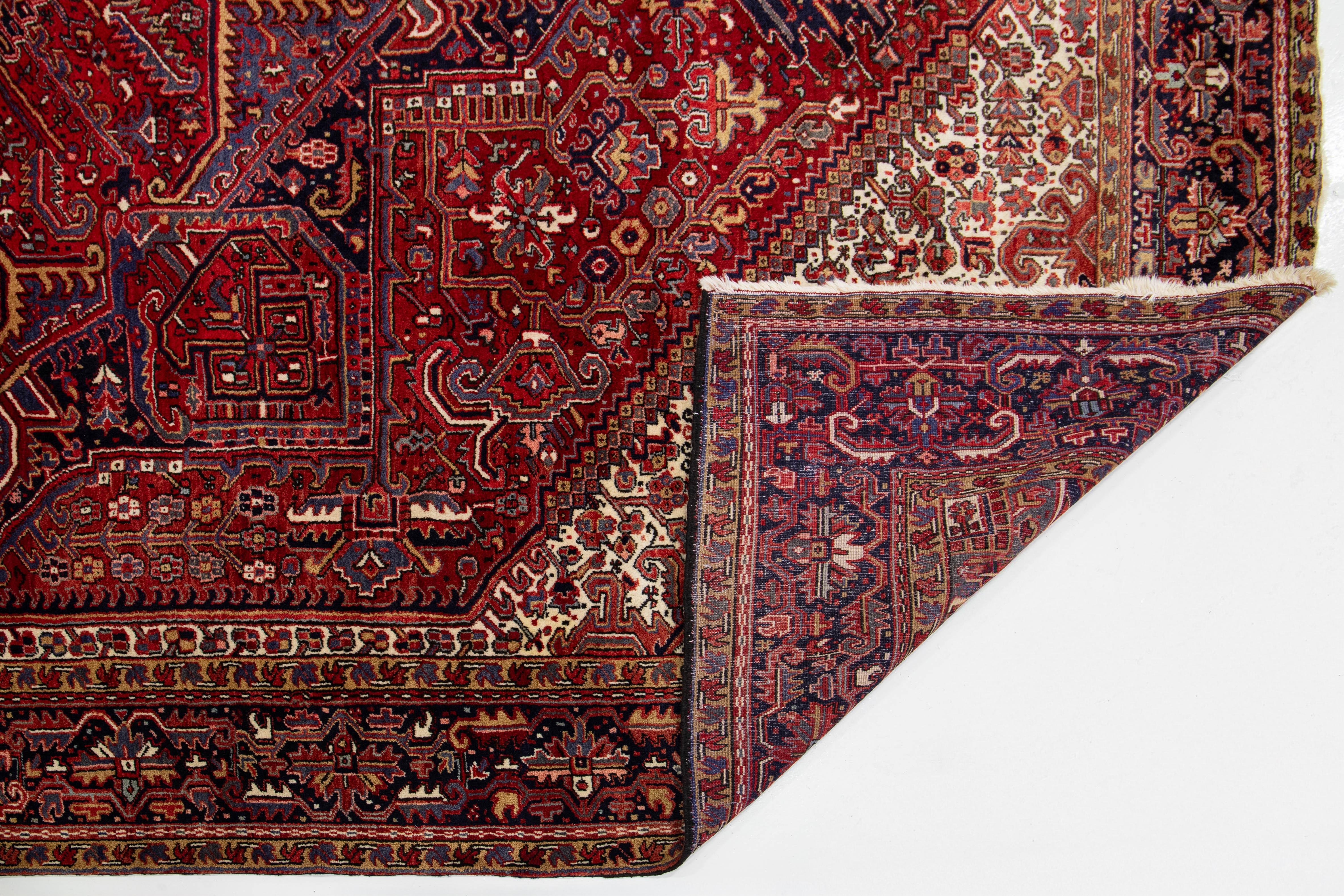 12 x 16 Red Antique Heriz Wool Rug Handmade With Medallion Motif (Heriz Serapi) im Angebot