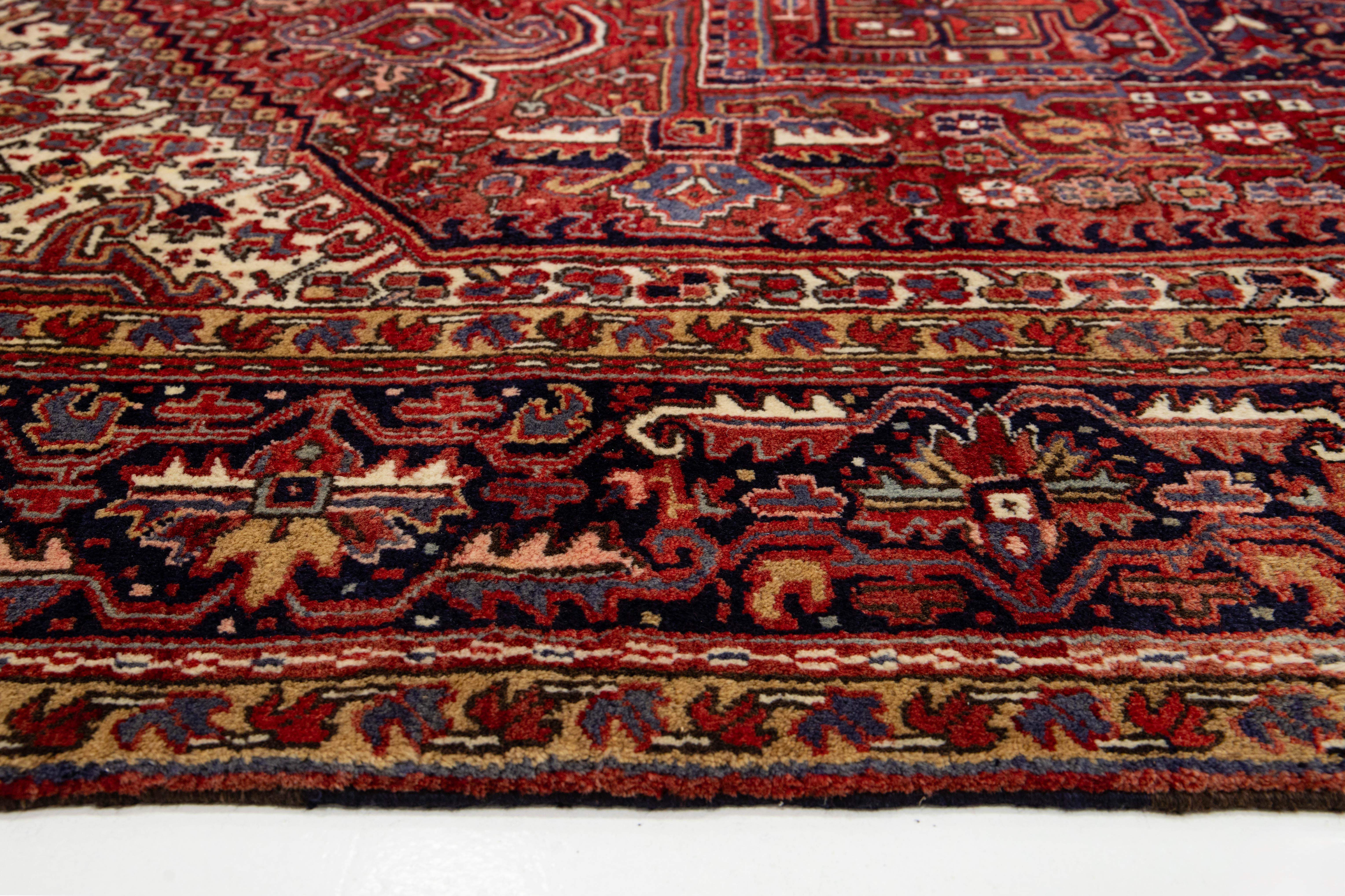 12 x 16 Red Antique Heriz Wool Rug Handmade With Medallion Motif im Angebot 2