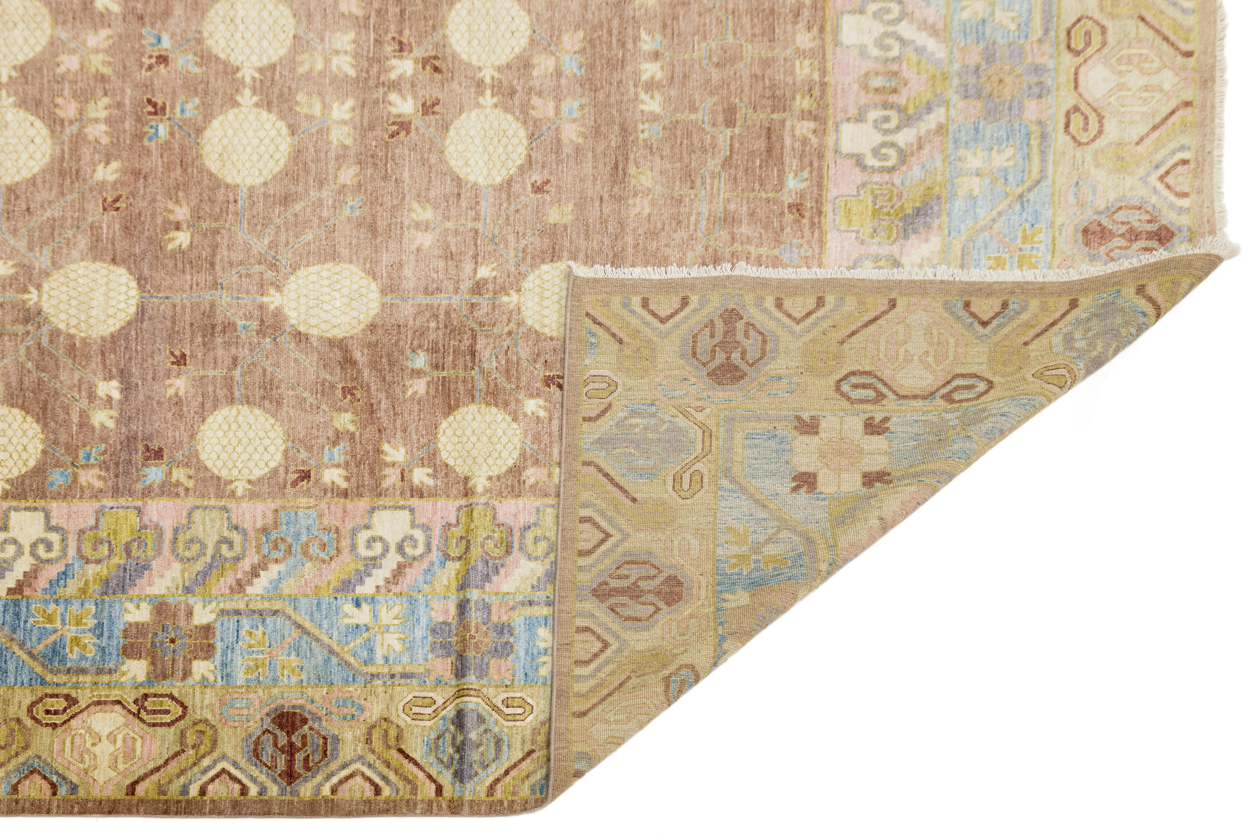 Pakistanais 12 x 20 Brown Contemporary Khotan Style Wool Rug with Allover Design en vente
