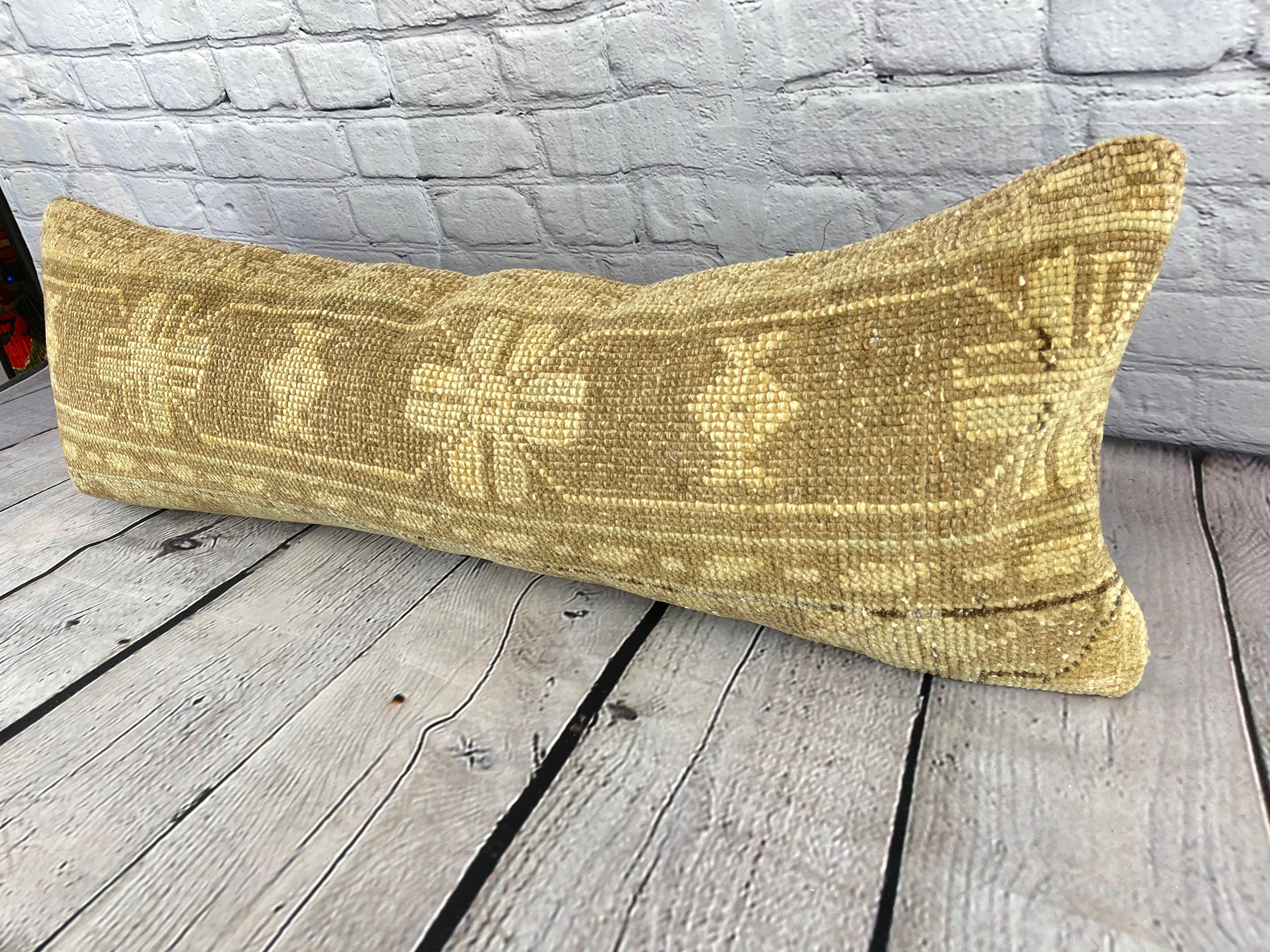 12 x 36 Almohada Alfombra Lumbar Camino Sereno Cojín Cojín Turco Funda #6649 Mejora la decoración de tu hogar con nuestra Almohada Alfombra Lumbar Cojín Turco. Esta exquisita funda de almohada, meticulosamente tejida a mano, aporta un toque de