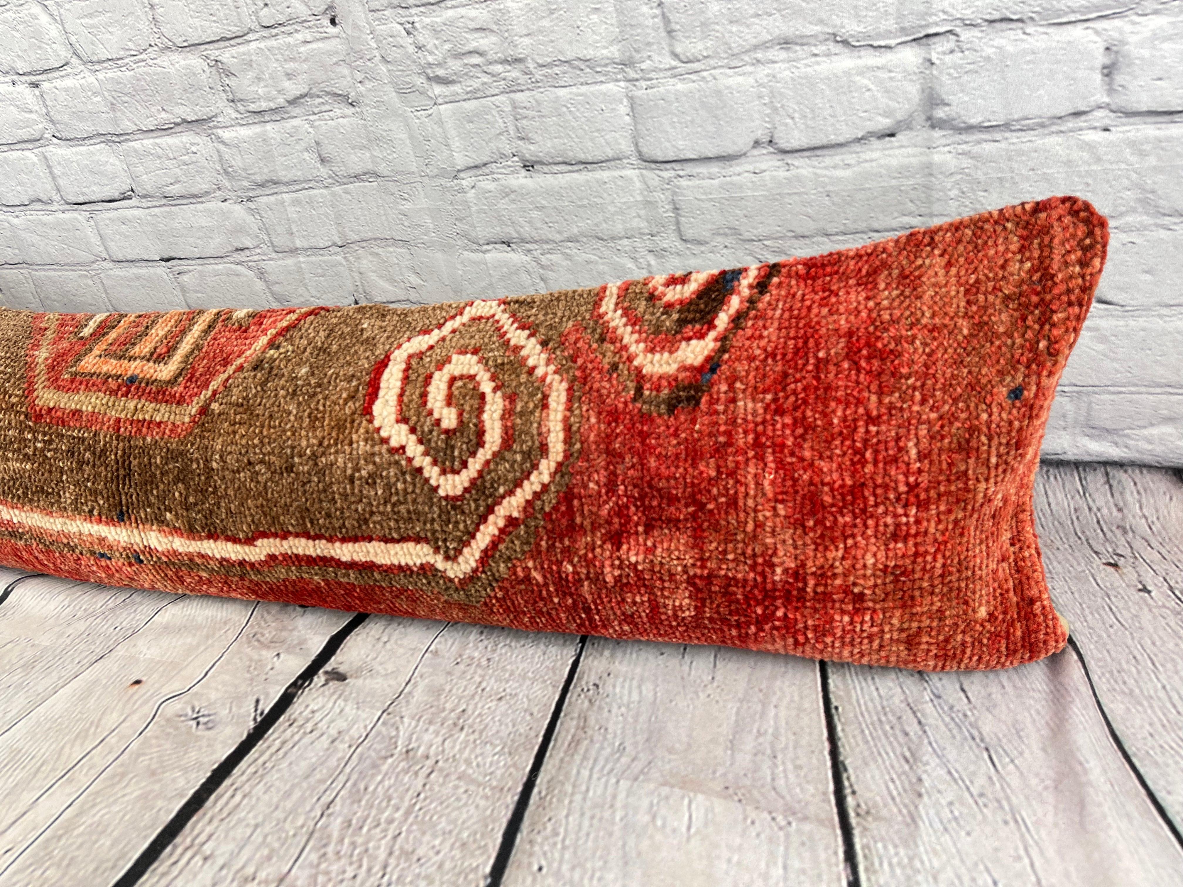 12 x 46 Lumbar Rug Pillow Aegean Cozy Turkish Pillow Cushion Cover #7757 Verbessern Sie Ihr Heimdekor mit unserem Lumbar Rug Pillow Turkish Rug Cushion. Dieser exquisite, sorgfältig handgewebte Kissenbezug bringt einen Hauch von Eleganz und