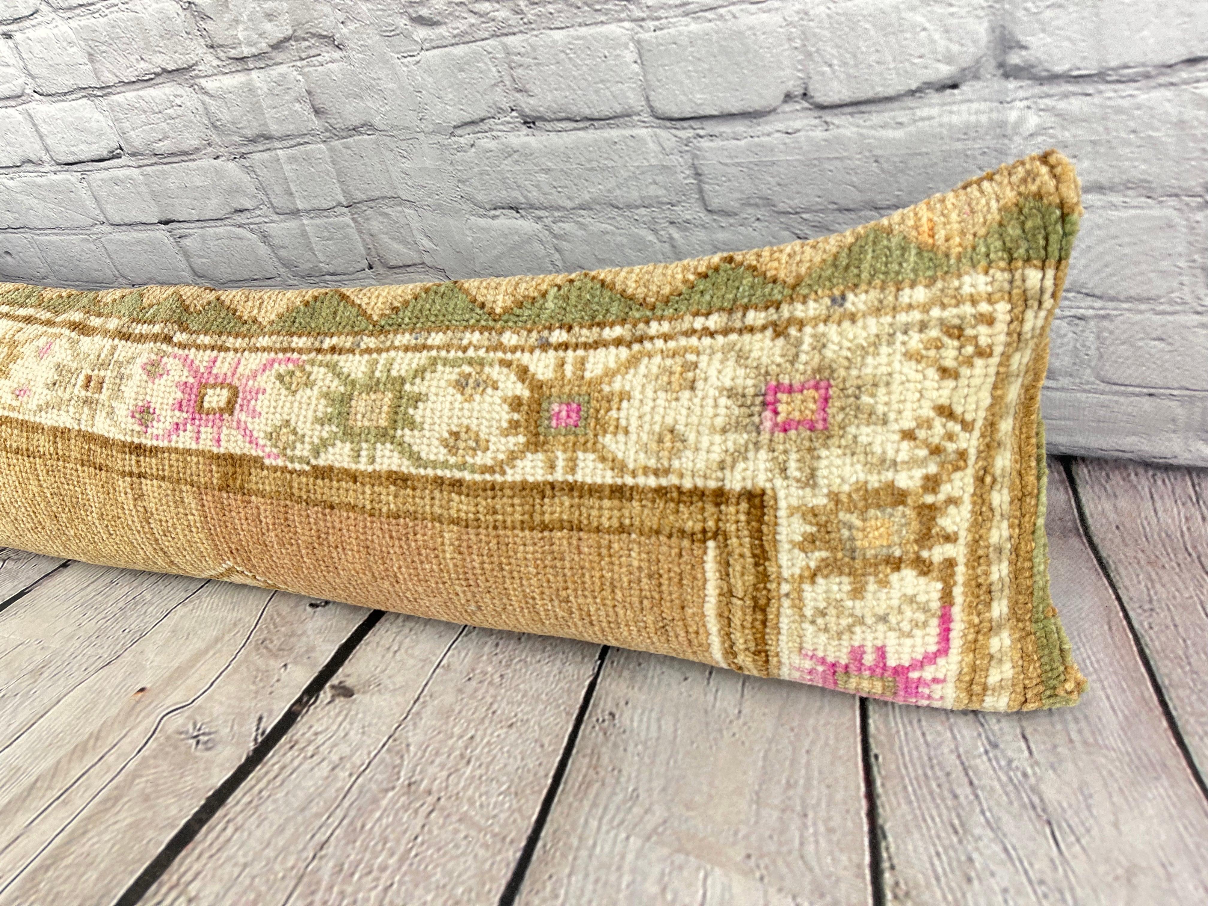 12 x 46 Lumbar Rug Pillow Cultural Cachet Turkish Pillow Cushion Cover #7527 Verbessern Sie Ihr Zuhause mit unserem Lumbar Rug Pillow Turkish Rug Cushion. Dieser exquisite, sorgfältig handgewebte Kissenbezug bringt einen Hauch von Eleganz und