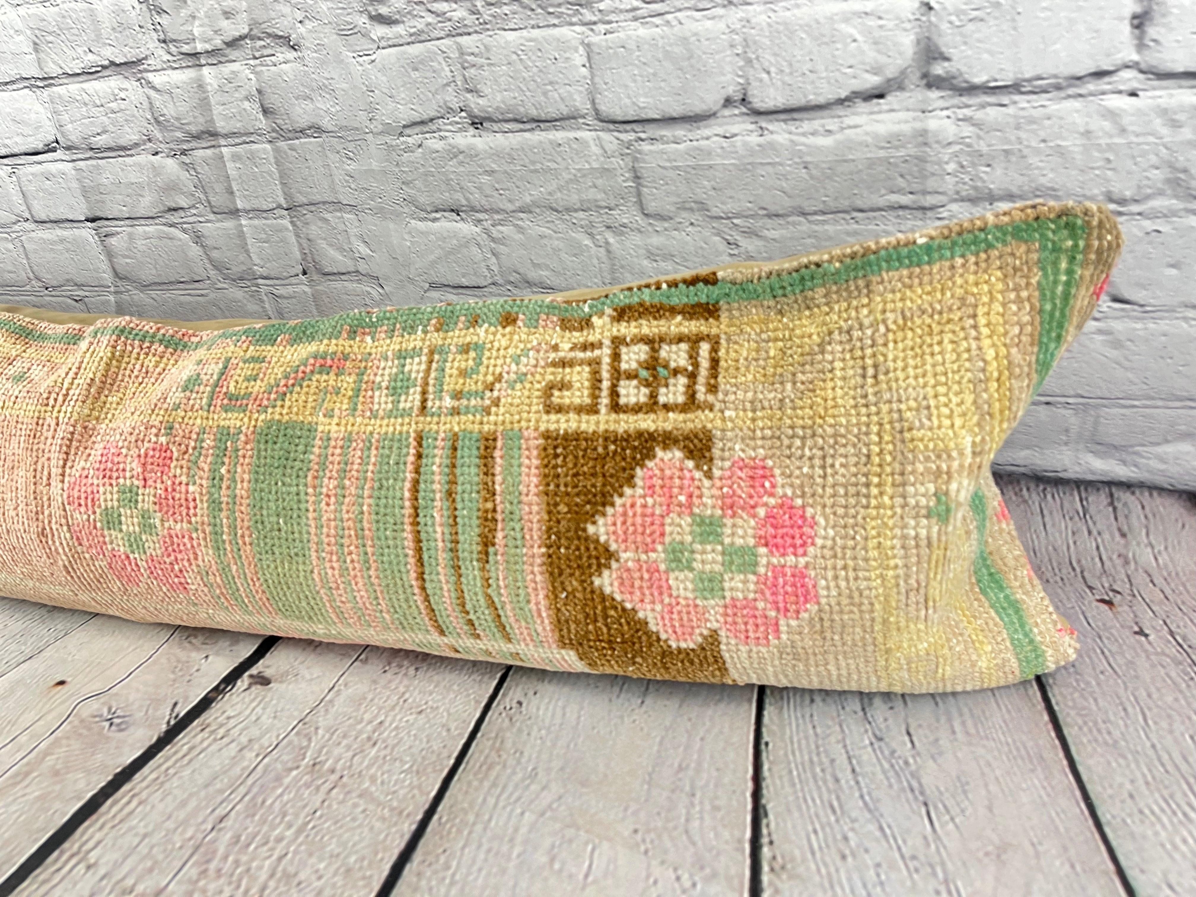 12 x 46 Lumbar Rug Pillow Eastern Opulence Turkish Pillow Cushion Cover #7777 Améliorez votre décoration intérieure avec notre Lumbar Rug Pillow Turkish Rug Cushion. Cette exquise housse de coussin, méticuleusement tissée à la main, apporte une