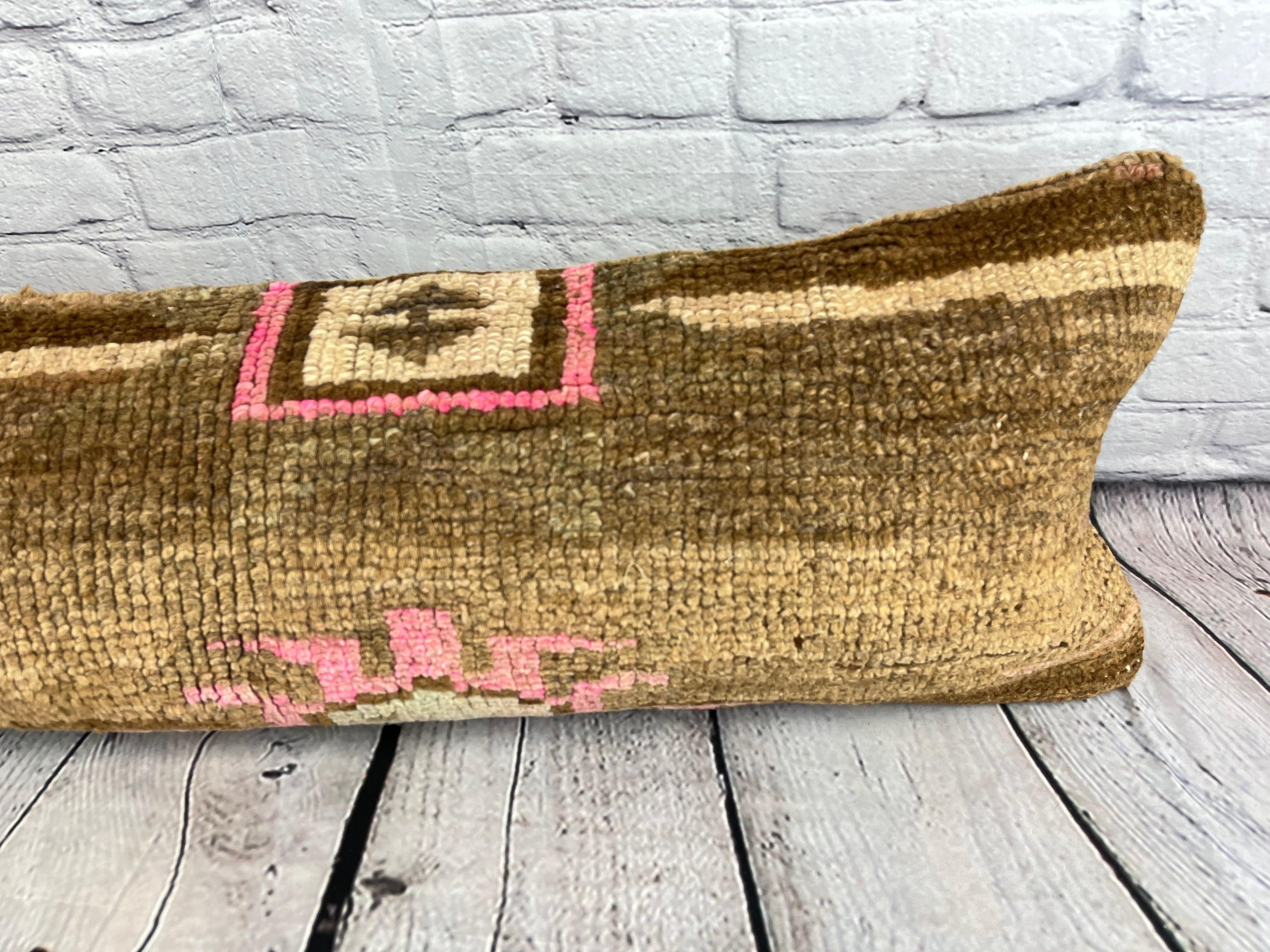 12 x 46 Lumbar Rug Pillow Elegance Nook Turkish Pillow Cushion Cover #7748 Améliorez votre décoration intérieure avec notre Lumbar Rug Pillow Turkish Rug Cushion. Cette exquise housse de coussin, méticuleusement tissée à la main, apporte une touche