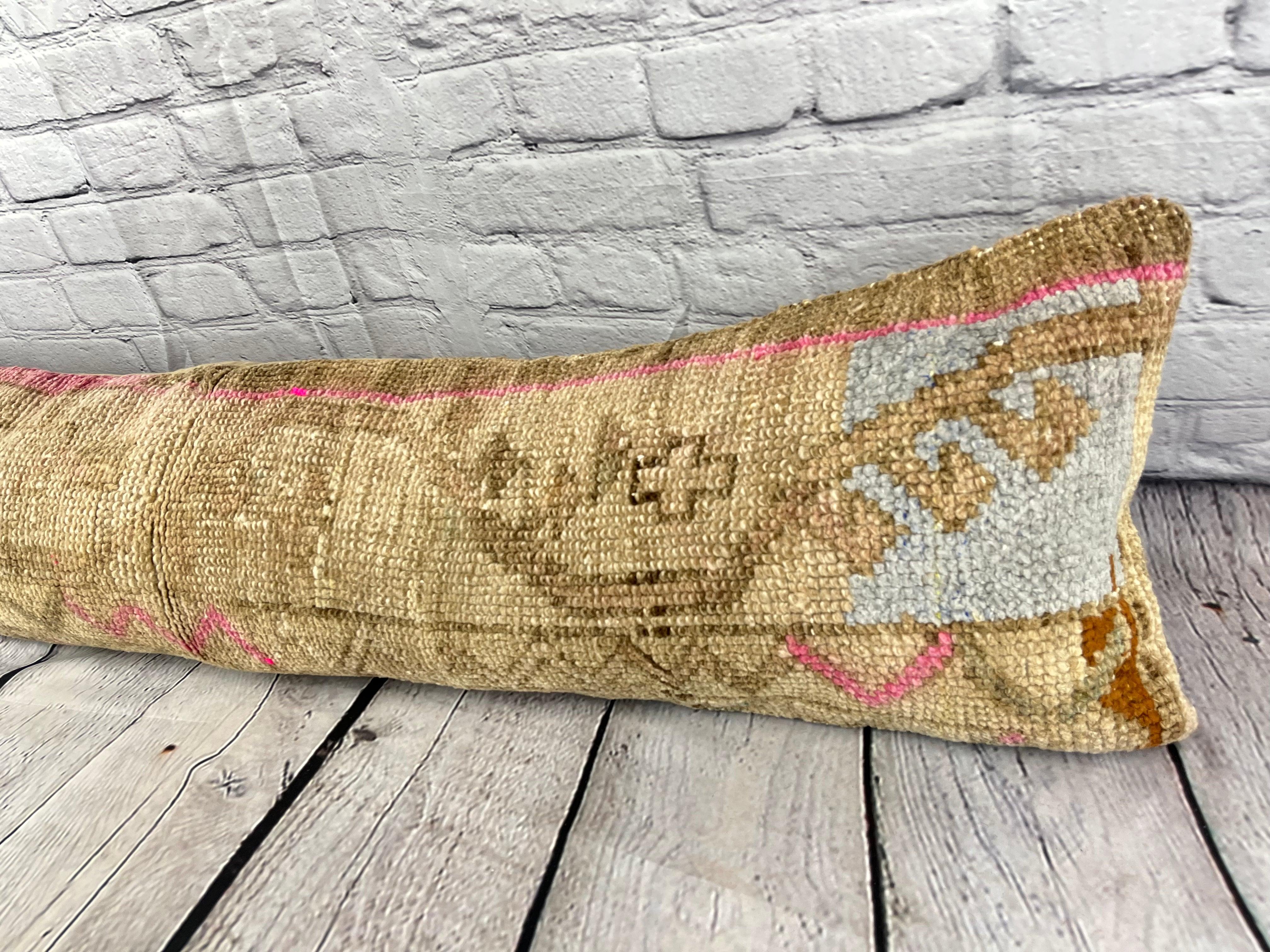 12 x 46 Lumbar Rug Pillow Ethnic Charm Turkish Pillow Cushion Cover #7776 Améliorez votre décoration intérieure avec notre Lumbar Rug Pillow Turkish Rug Cushion. Cette exquise housse de coussin, méticuleusement tissée à la main, apporte une touche