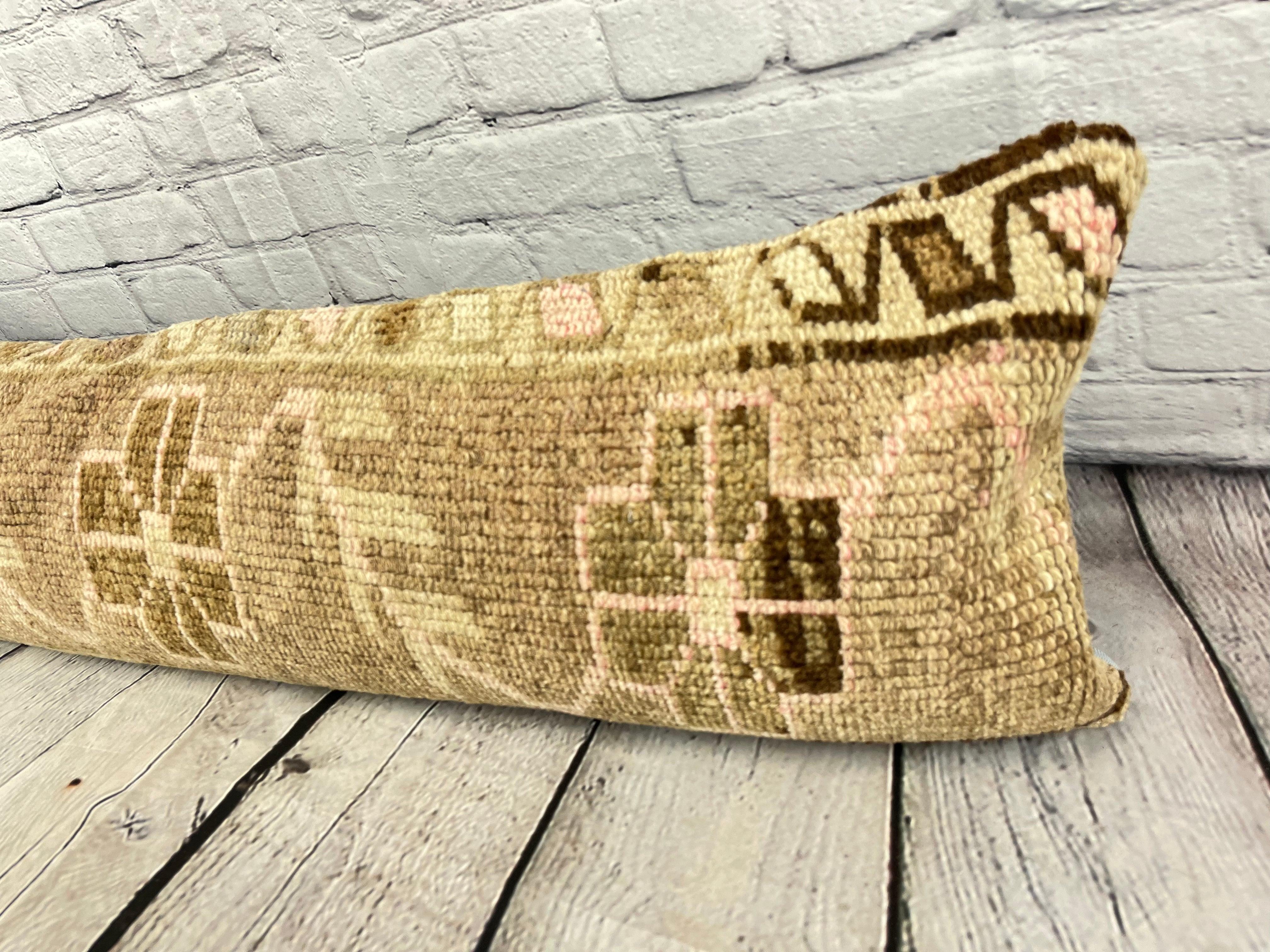 12 x 46 Lumbar Rug Pillow Ethnic Opulence Turkish Pillow Cushion Cover #7522 Améliorez votre décoration intérieure avec notre Lumbar Rug Pillow Turkish Rug Cushion. Cette exquise housse de coussin, méticuleusement tissée à la main, apporte une
