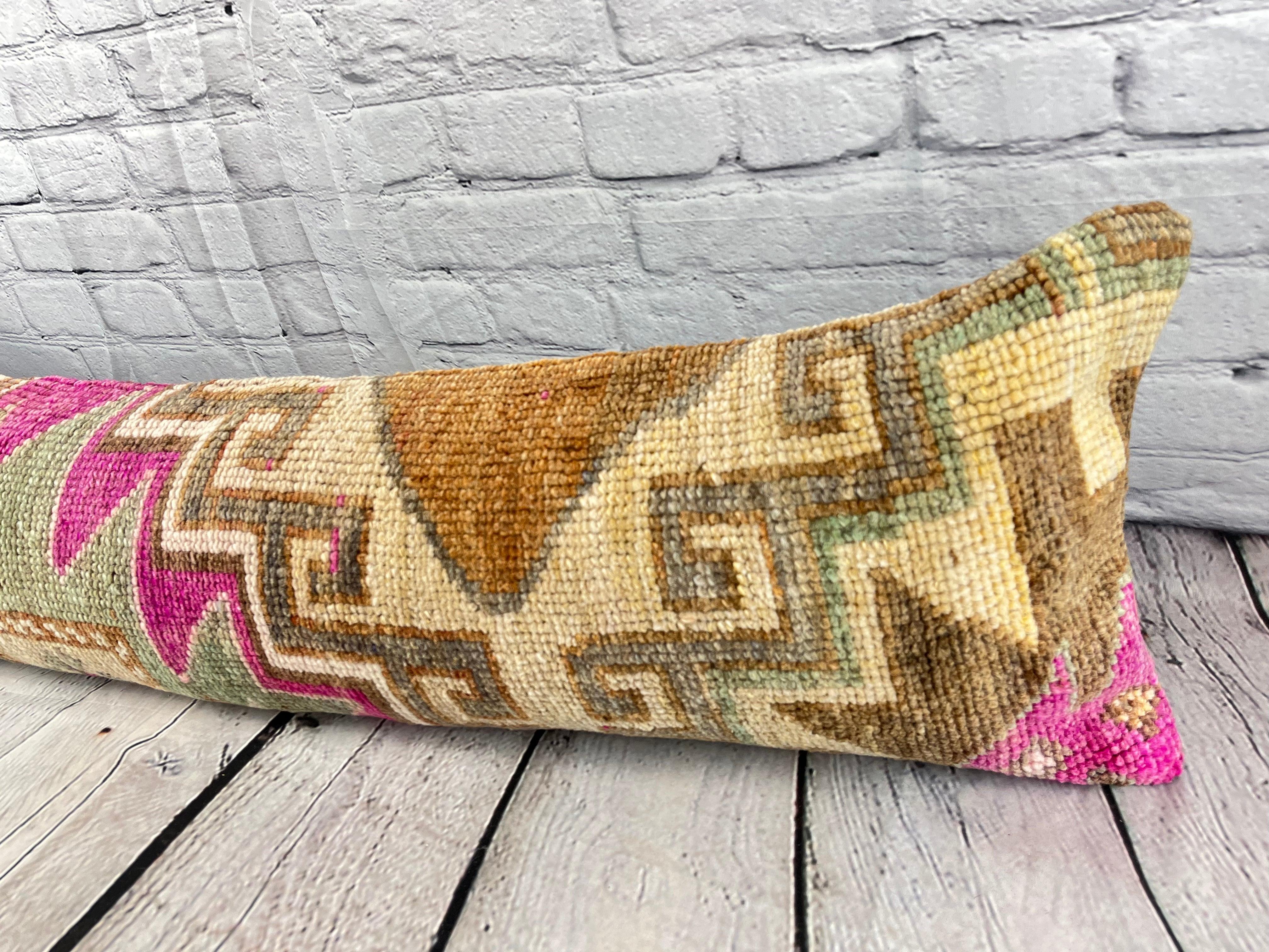 12 x 46 Almohada Alfombra Lumbar Almohada Oriental Majestad Turca Funda de Cojín #7564 Mejora la decoración de tu hogar con nuestra Almohada Alfombra Lumbar Cojín Turco. Esta exquisita funda de almohada, meticulosamente tejida a mano, aporta un