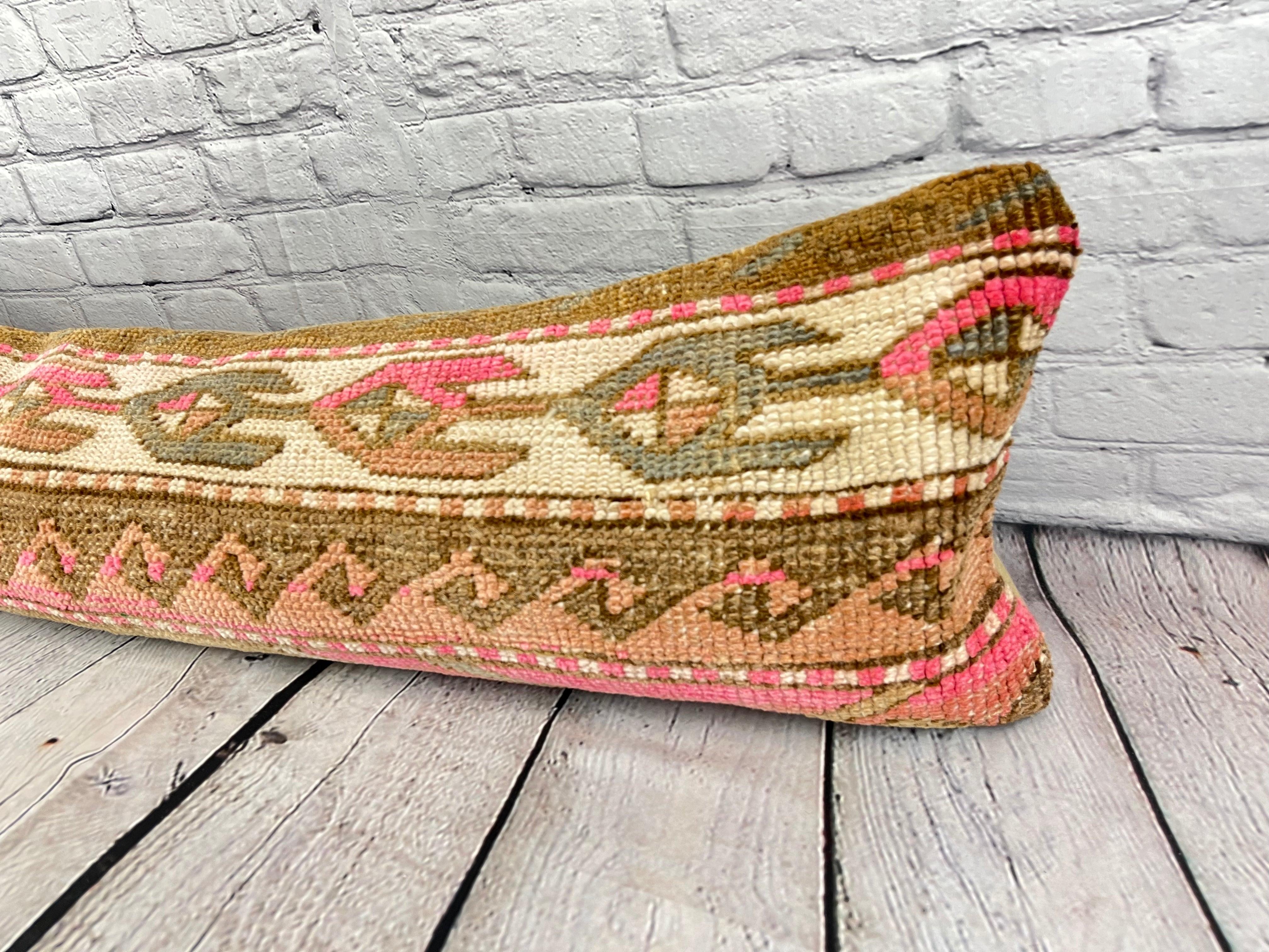 12 x 46 Lumbar Rug Pillow Vibrant Tradition Turkish Pillow Cushion Cover #7767 Améliorez votre décoration intérieure avec notre Lumbar Rug Pillow Turkish Rug Cushion. Cette exquise housse de coussin, méticuleusement tissée à la main, apporte une