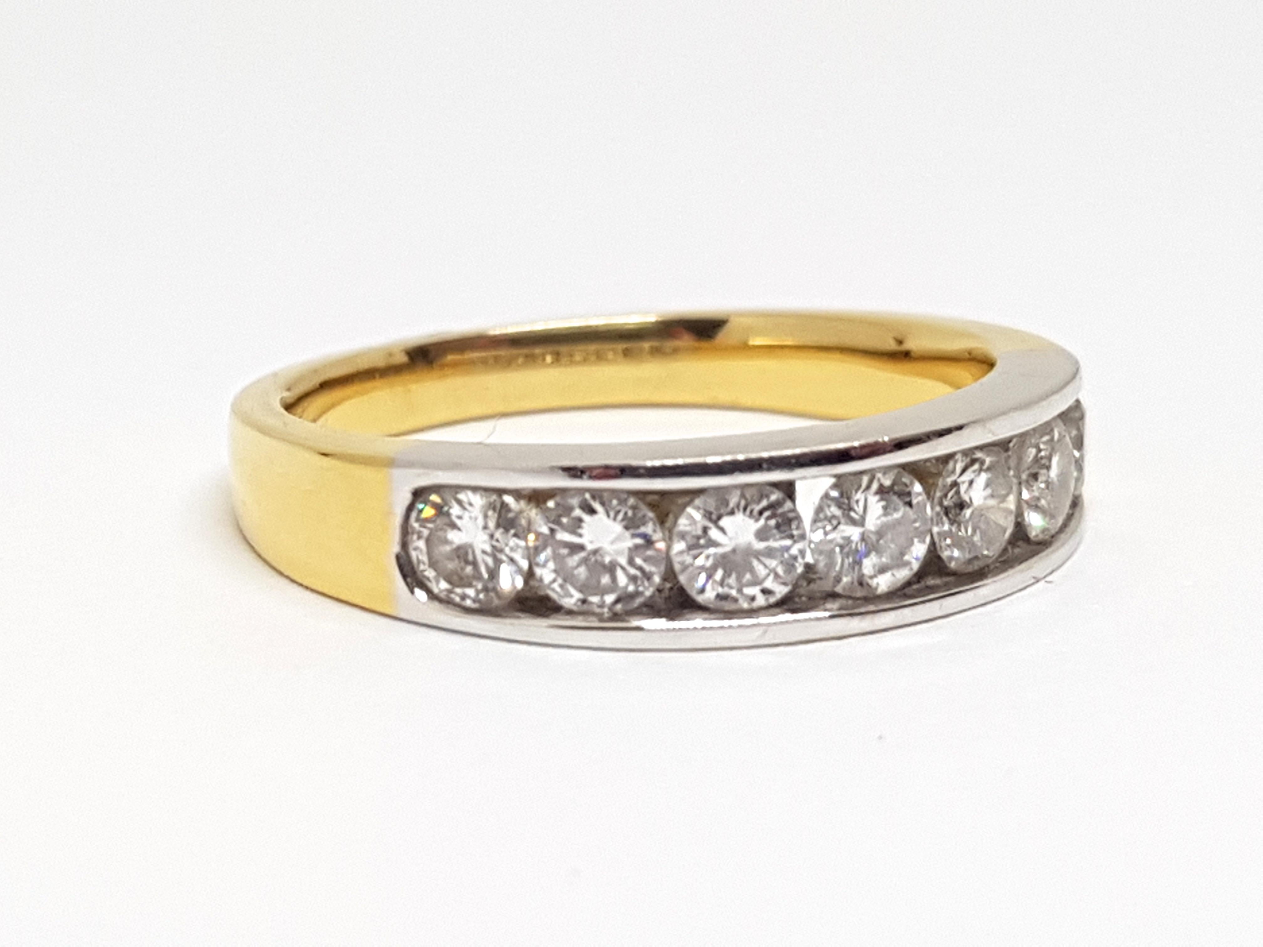Round Cut 1.20 Carat 7-Stone Diamond Memory Ring For Sale