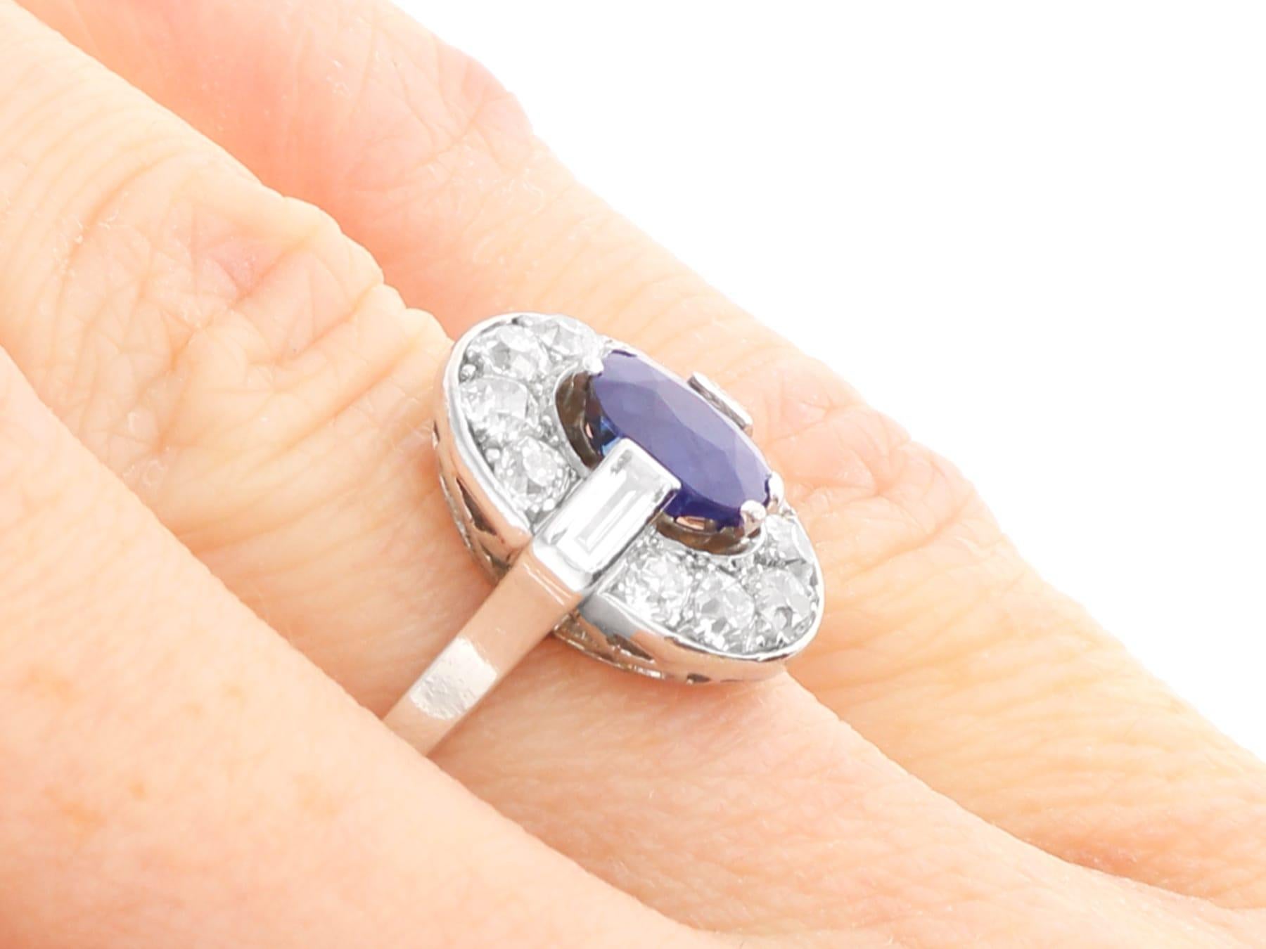 1,20 Karat Basalischer Saphir 1,28 Karat Diamant Platin Cluster-Ring Circa 1935 im Angebot 6