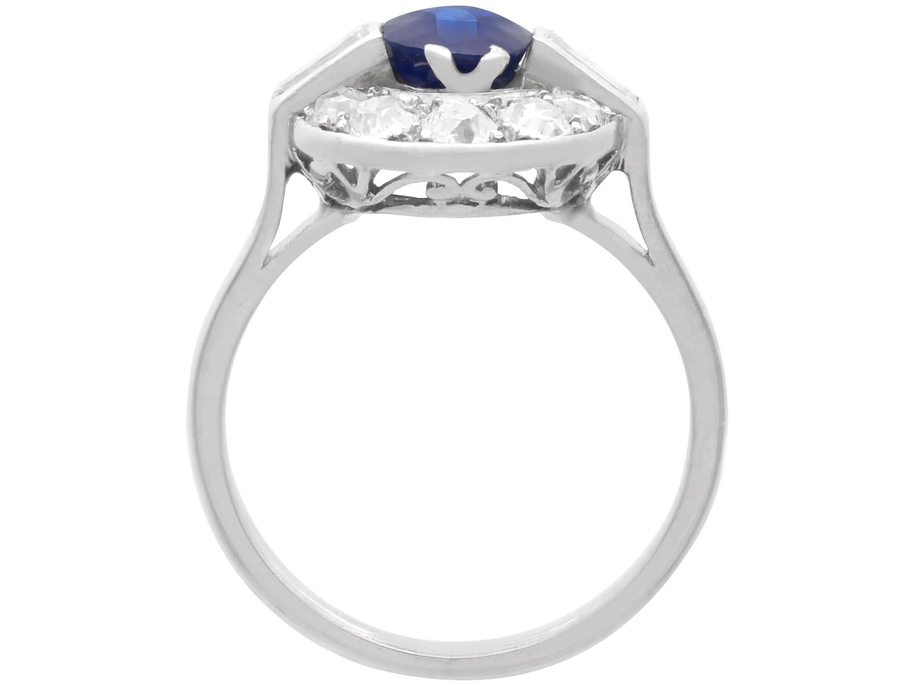 1,20 Karat Basalischer Saphir 1,28 Karat Diamant Platin Cluster-Ring Circa 1935 im Angebot 2