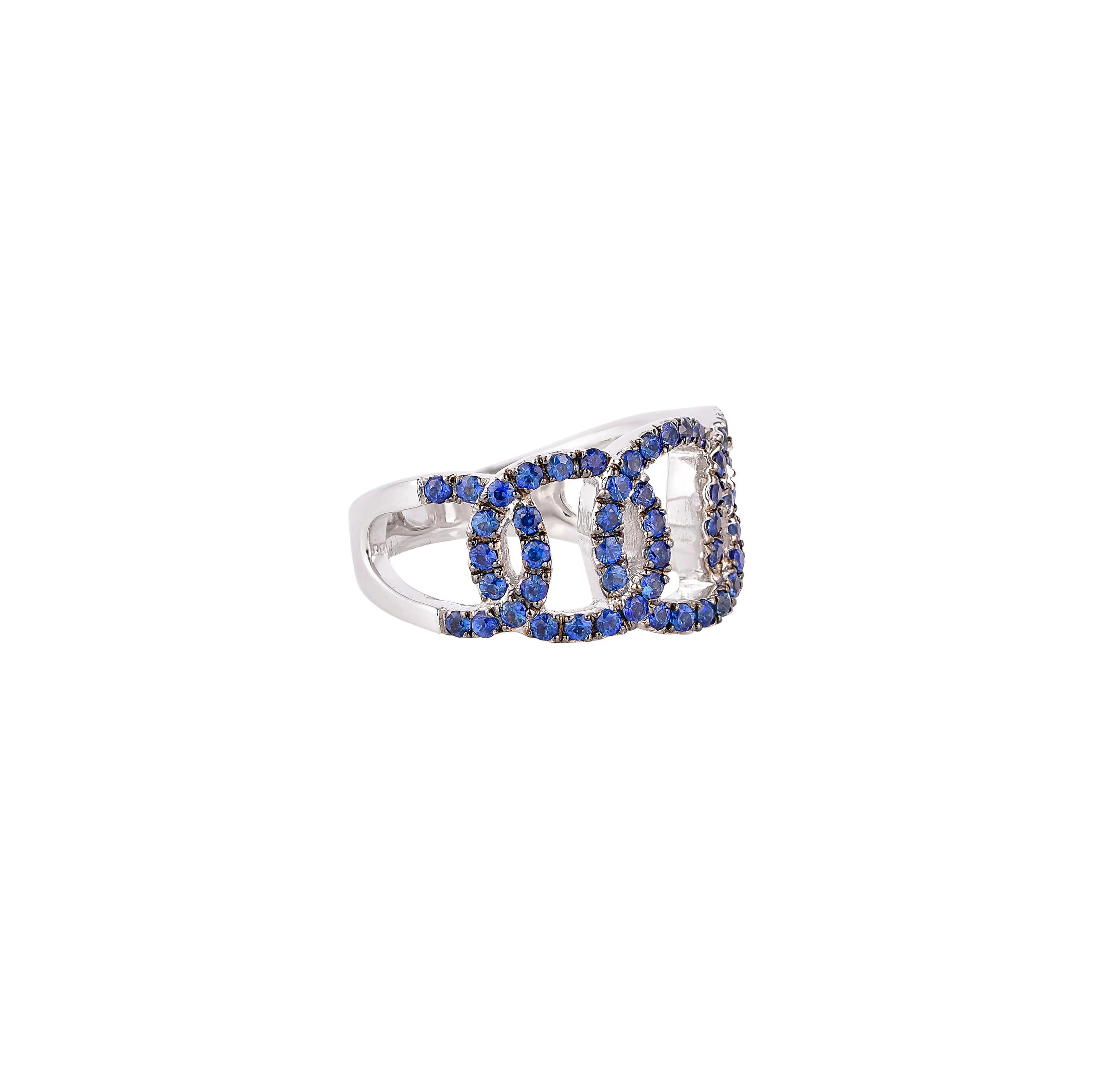 Einzigartige und Designer-Cocktailringe von Sunita Nahata Fine Design.

Klassischer Ring mit blauem Saphir aus 14 Karat Weißgold. 

Blauer Saphir: 1,20 Karat, 1,50 mm groß, runde Form.

Gold: 7,70 g, 14K Weißgold. 
Ring Größe: US 6.75 - Die Größe