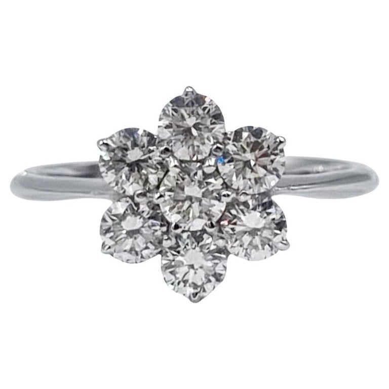 1.20 Carat Diamond Engagement Ring Flower Diamond Ring For Sale at 1stDibs