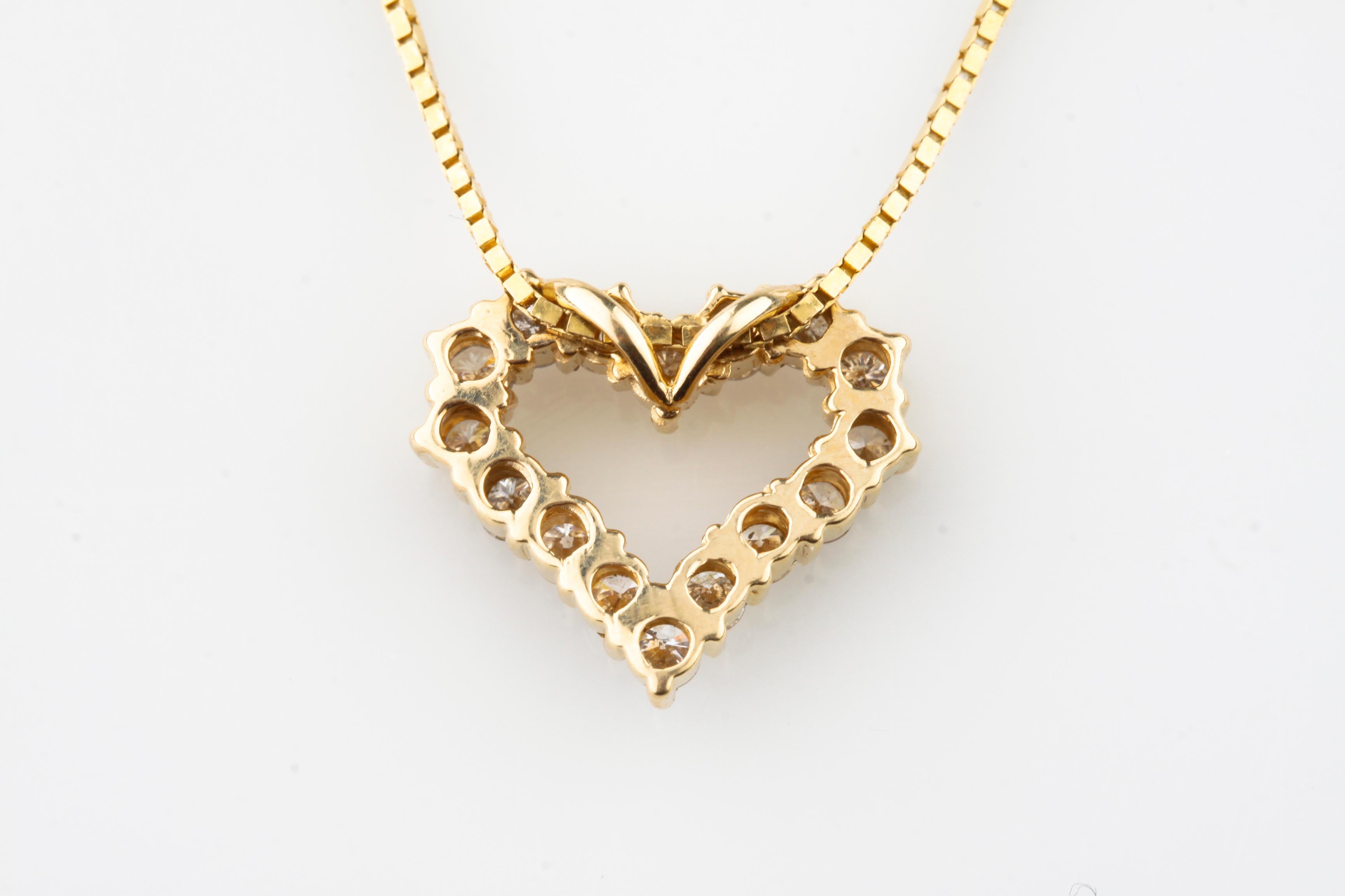 Round Cut 1.20 Carat Diamond Heart 14k Yellow Gold Pendant Necklace For Sale