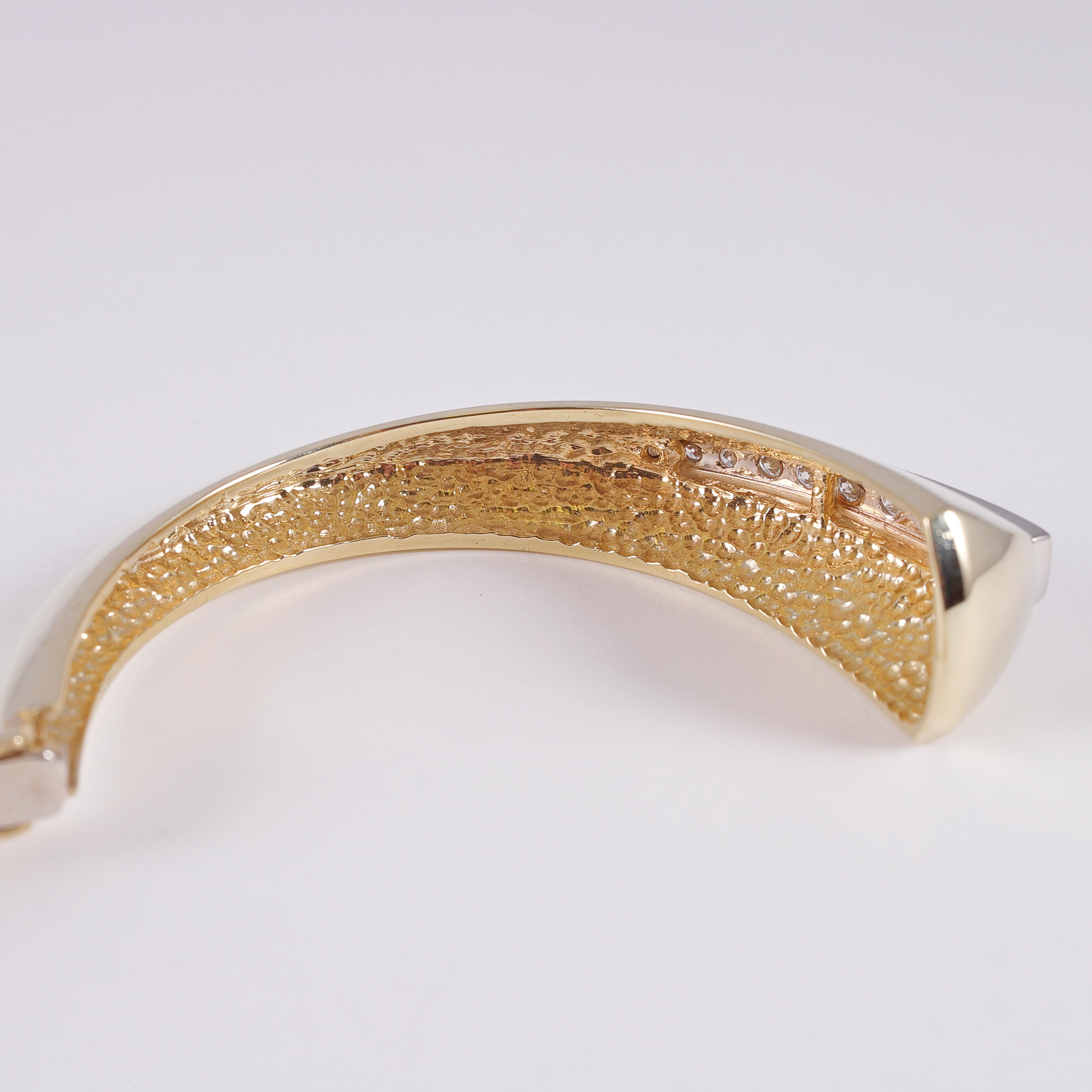 1.20 Carat Diamond Hinged Cuff Bracelet in 14 Karat Gold For Sale 2