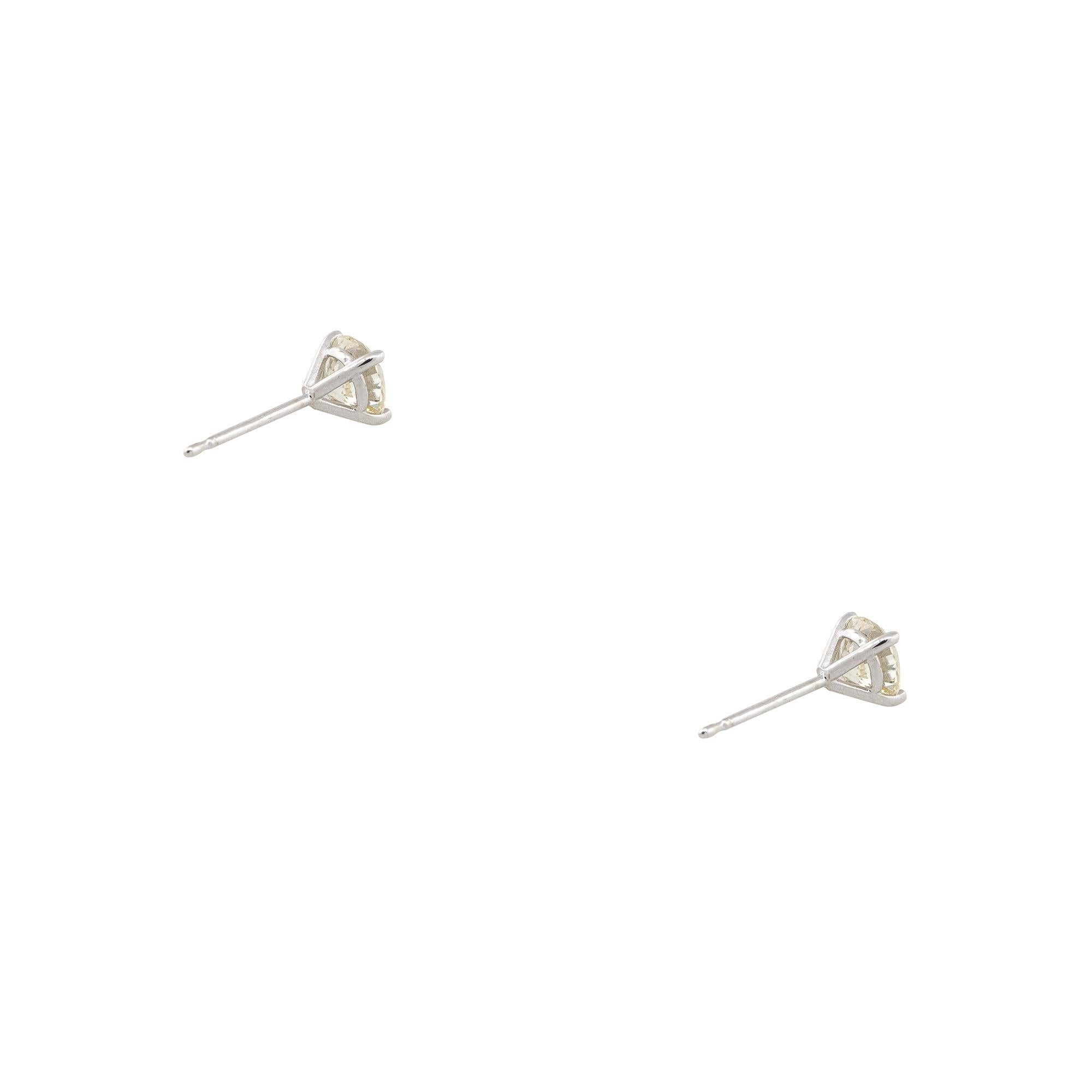 Round Cut 1.20 Carat Diamond Stud Earrings 14 Karat In Stock