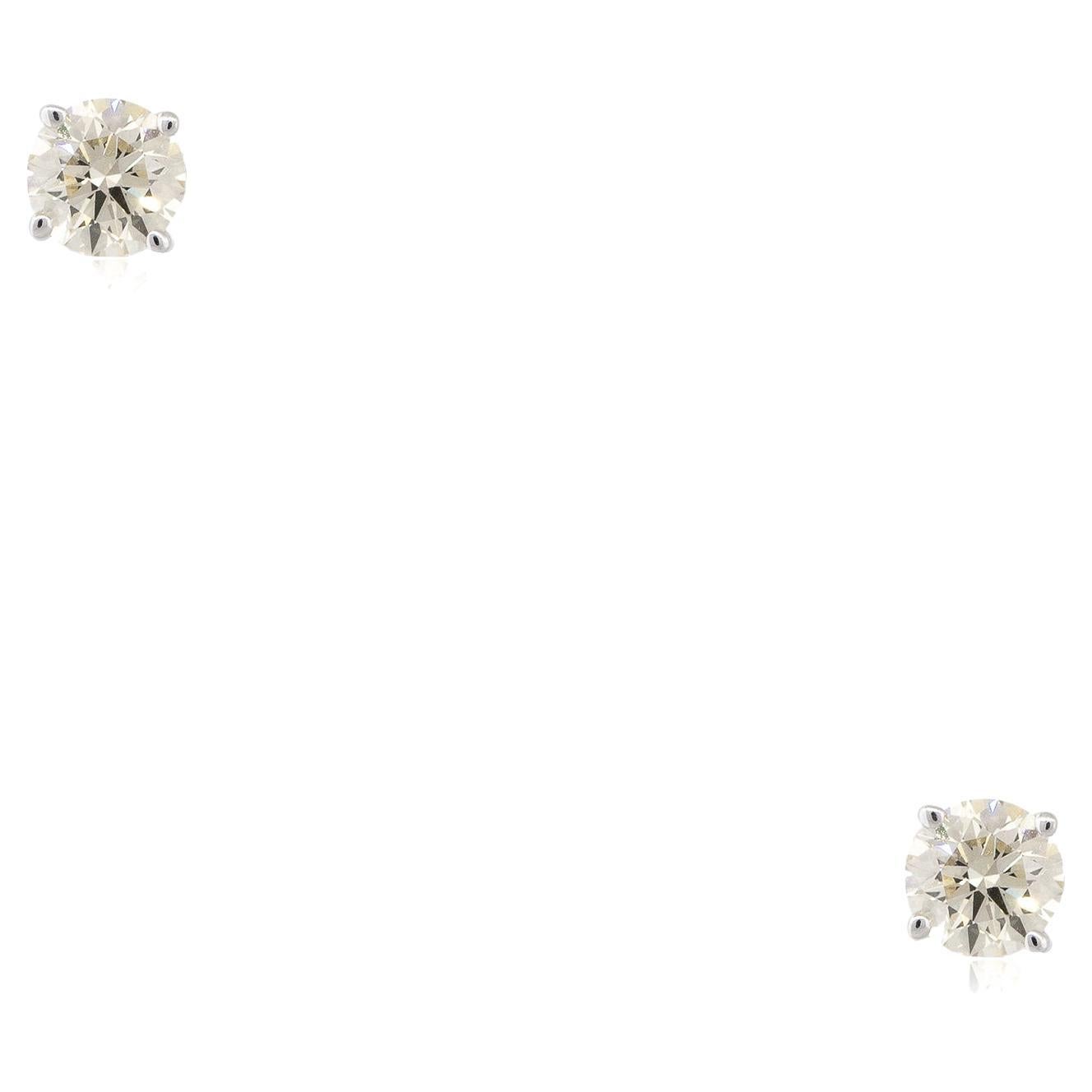 1.20 Carat Diamond Stud Earrings 14 Karat In Stock