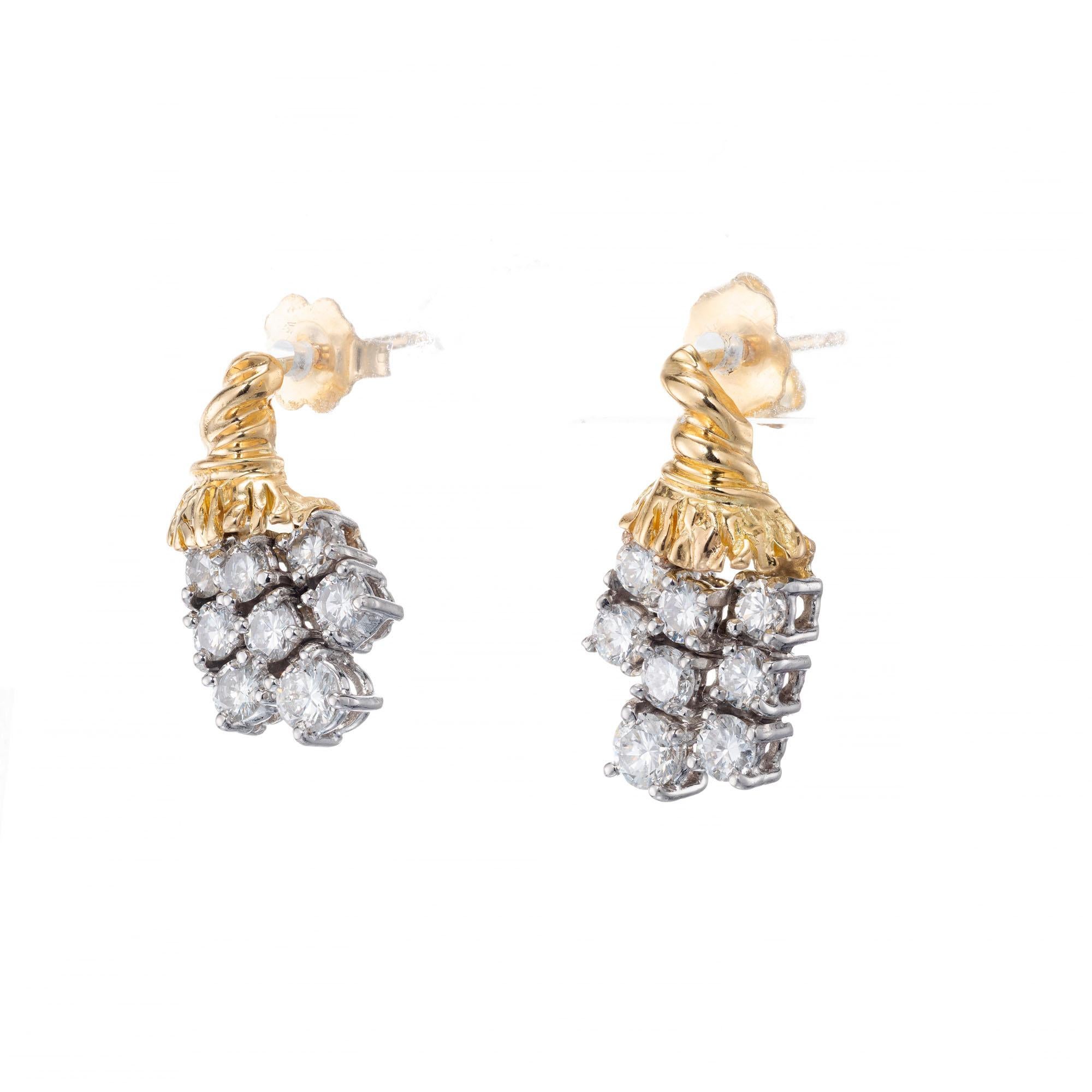 Taille ronde Boucles d'oreilles en or et platine à trois rangs de diamants de 1,20 carat en vente