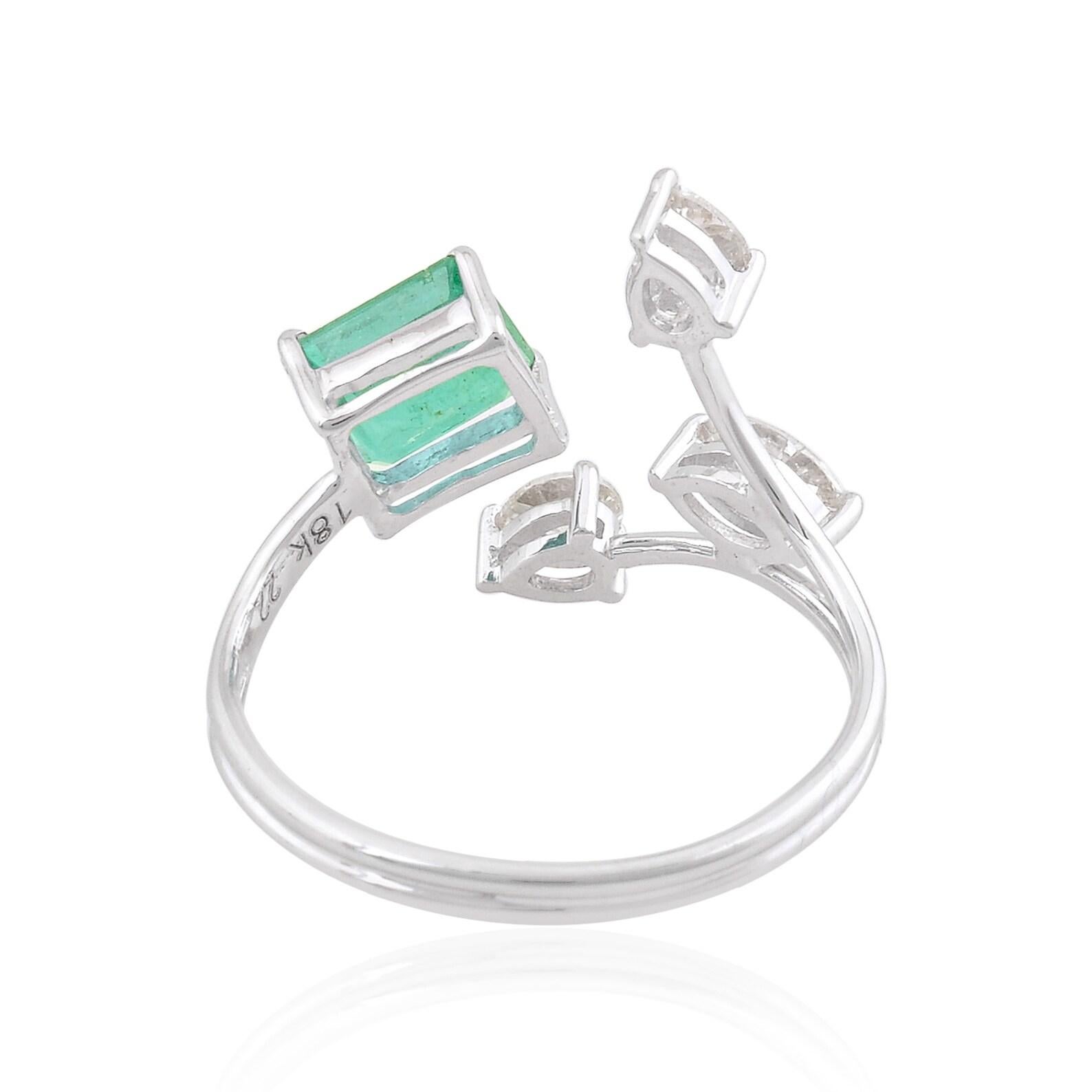 Contemporary 1.20 Carat Emerald Diamond 14 Karat Gold Open Ring For Sale