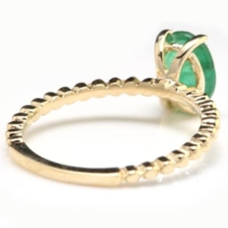 1.20 Carat Exquisite Natural Emerald 14 Karat Solid Yellow Gold Ring In New Condition For Sale In Los Angeles, CA
