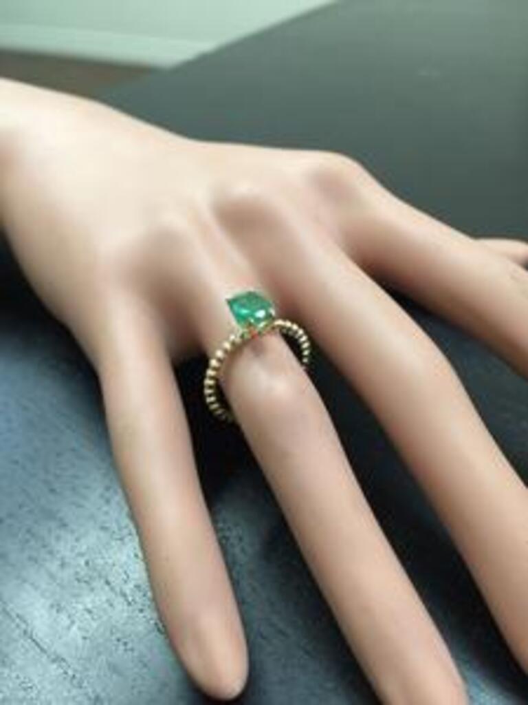 Women's or Men's 1.20 Carat Exquisite Natural Emerald 14 Karat Solid Yellow Gold Ring For Sale