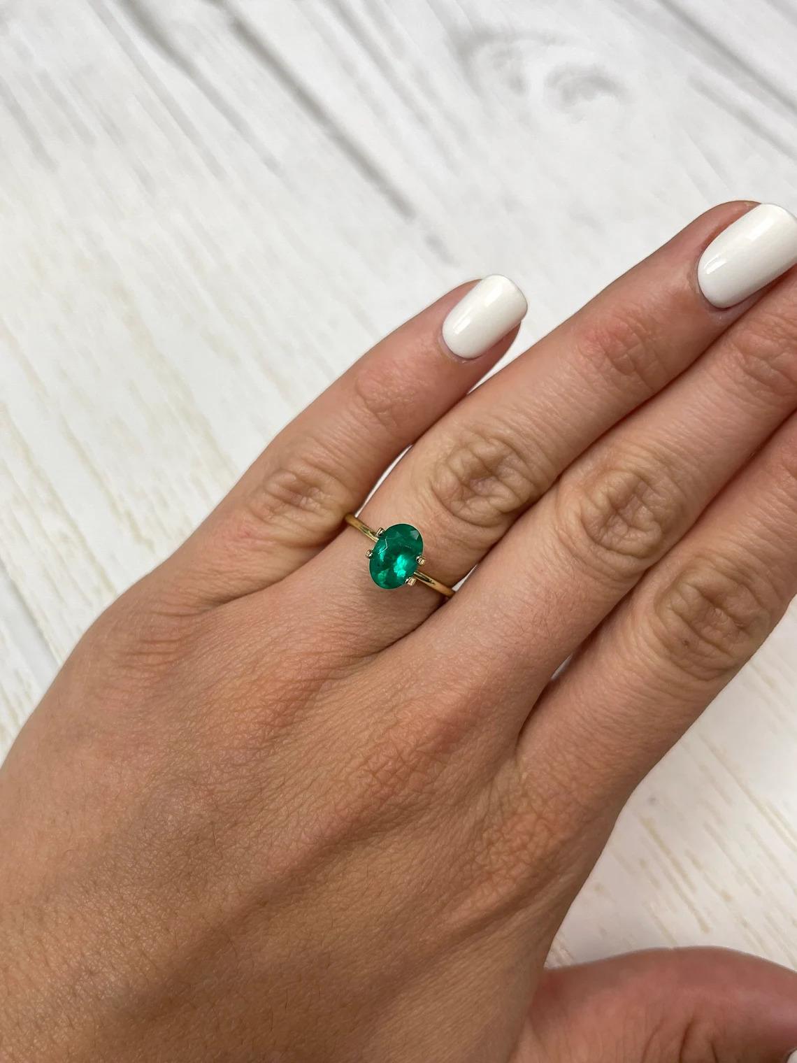 1.20 Carat GIA 9x6 Dark Green Colombian Emerald - Oval Cut  May Birthstone For Sale 3