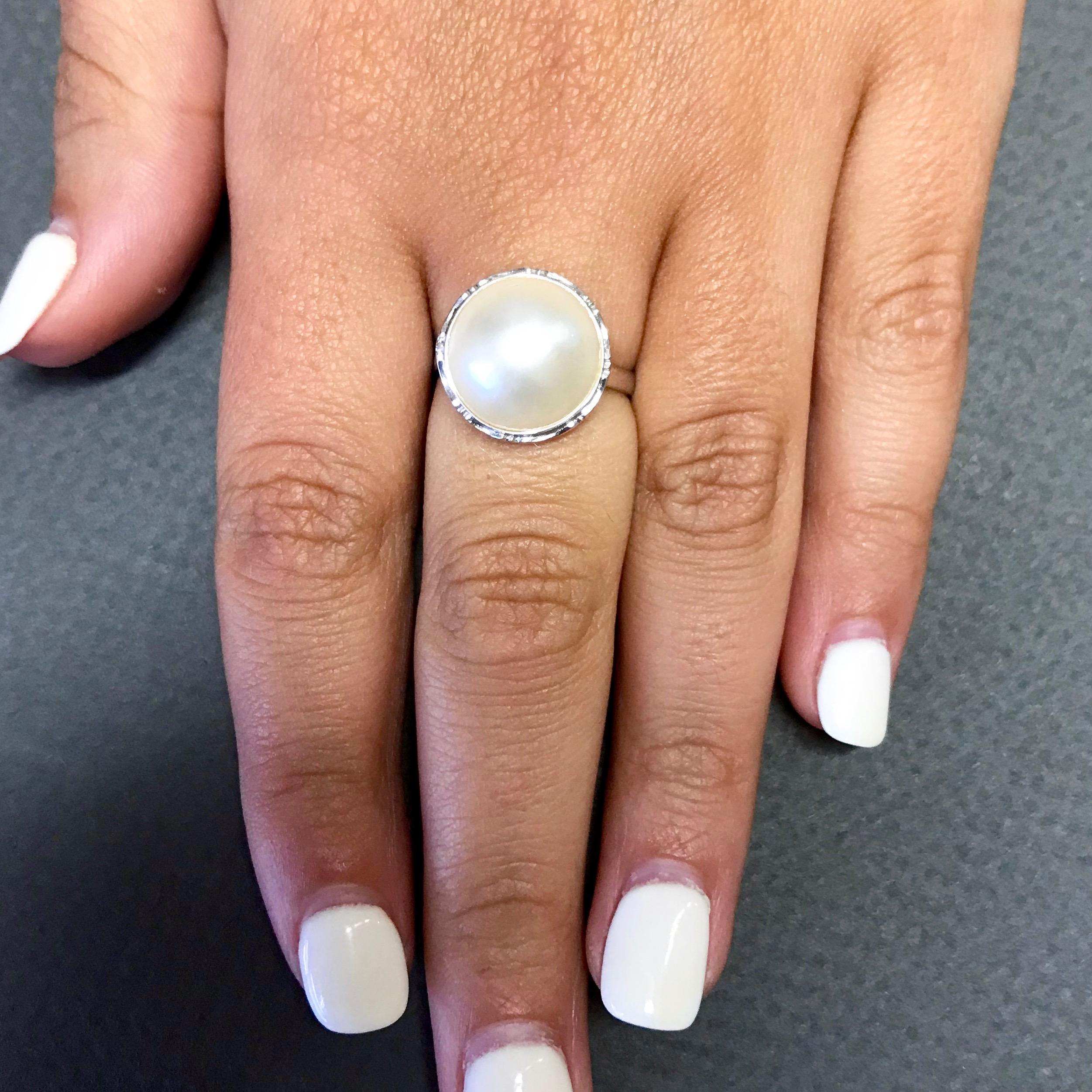 Contemporary 1.20 Carat Mother of Pearl Ring