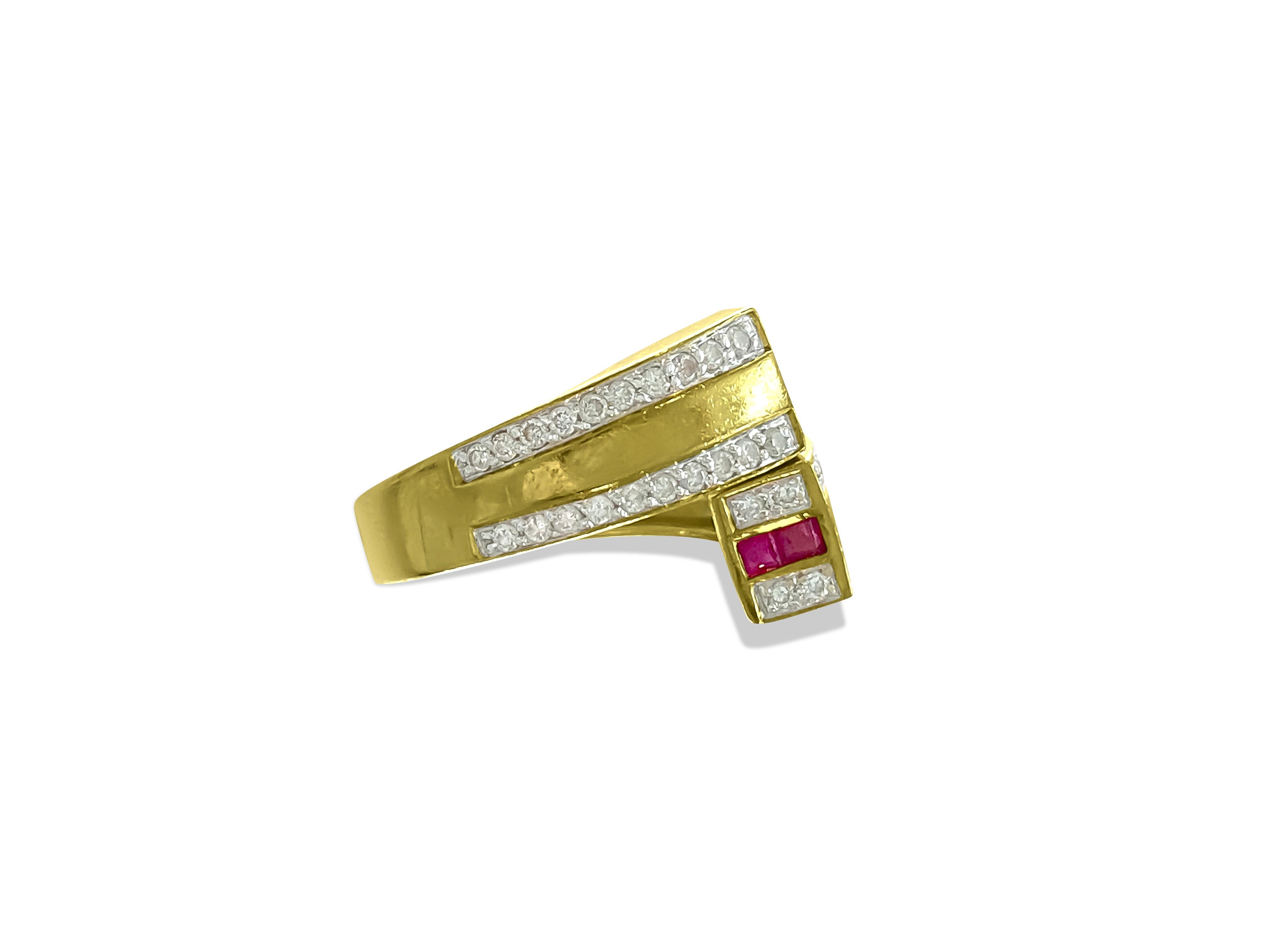 Incorporating luxurious 18k yellow gold, this modern ring showcases a total of 1.00 carat brilliant white diamonds, all sourced from the earth and boasting VS-SI clarity and F-G color. Accentuating these radiant diamonds is a captivating ruby of