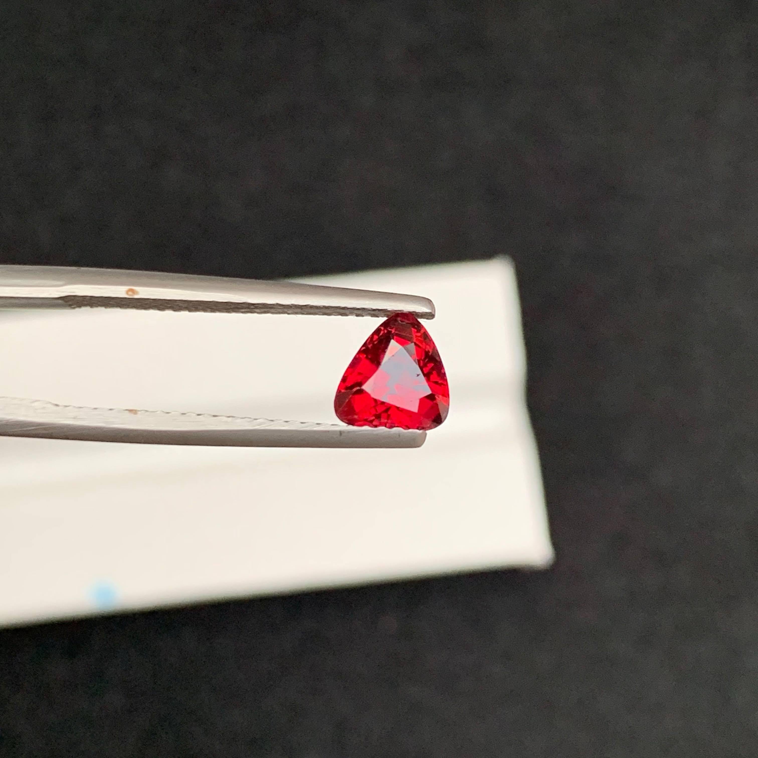 1,20 Karat natürlicher loser heller roter Spinell Stein Billion Schliff burmesischer Edelstein für Damen oder Herren im Angebot