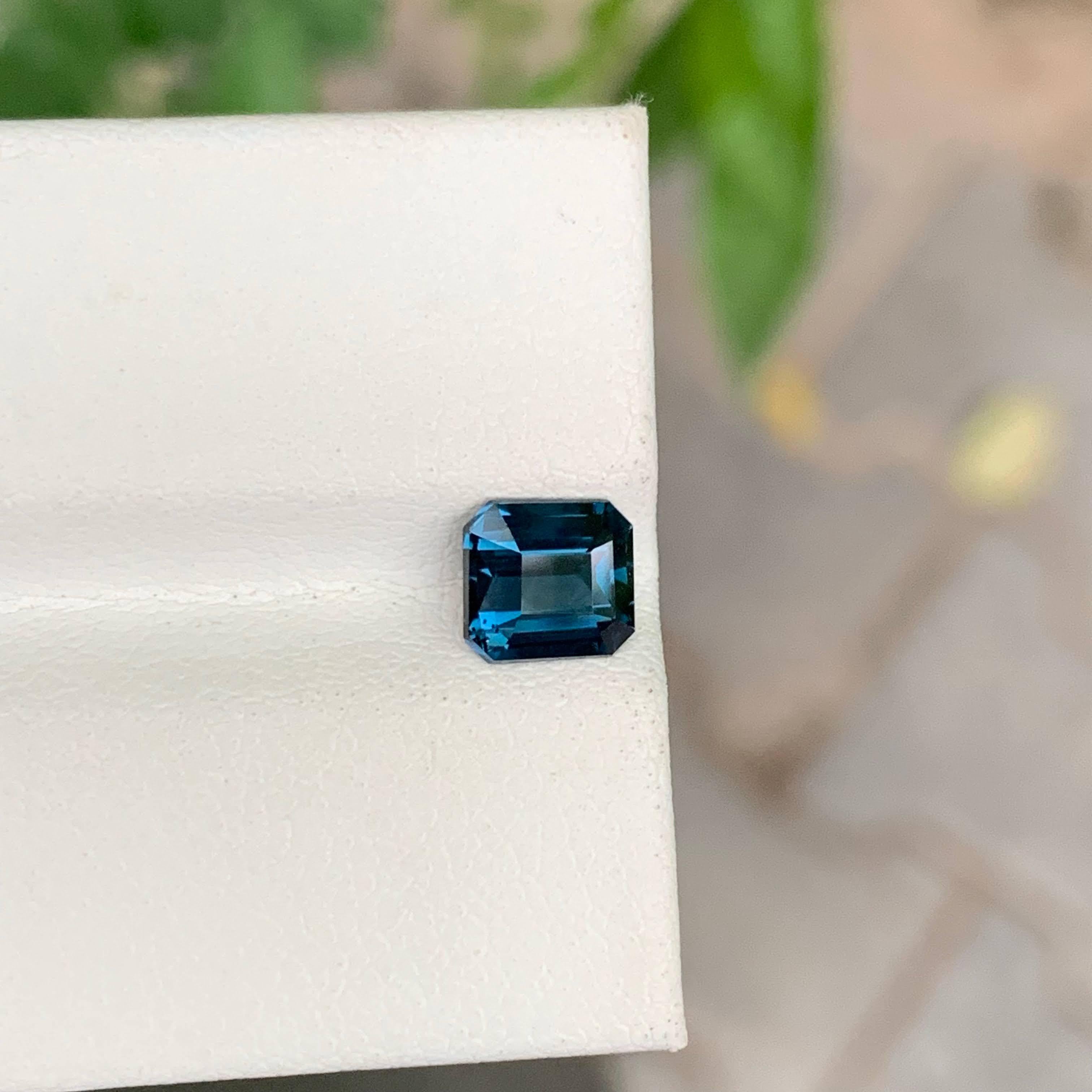 1.20 Carat Natural Loose Cobalt Blue Spinel Emerald Cut Tanzanian Gemstone In New Condition For Sale In Bangkok, TH