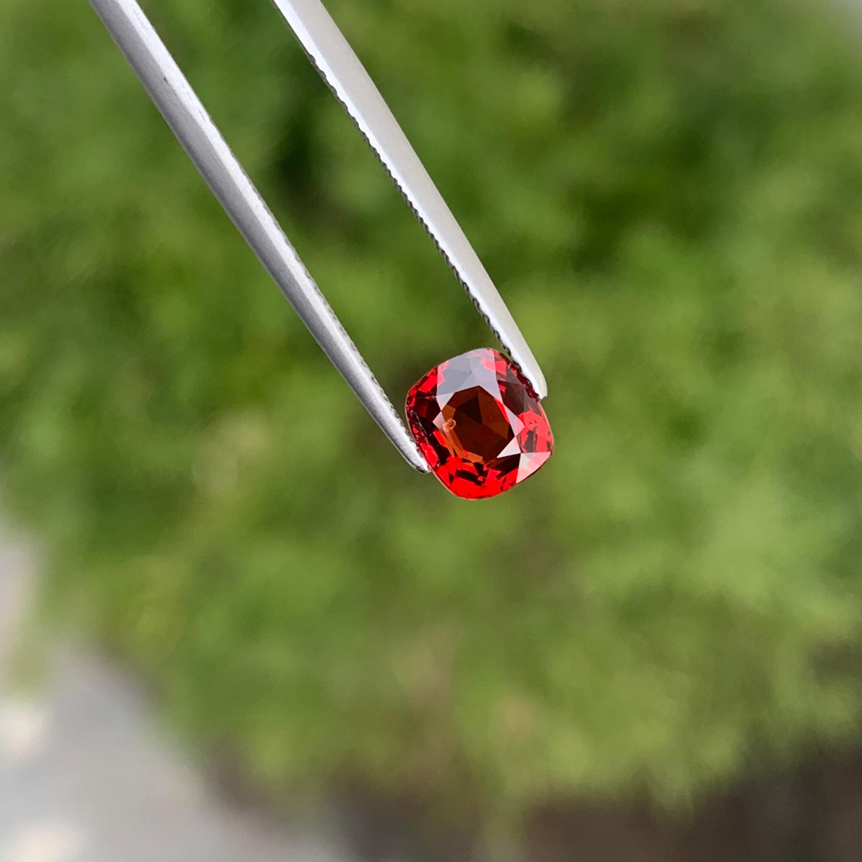 1.20 Carat Natural Loose Cushion Cut Red Spinel Gemstone In New Condition For Sale In Peshawar, PK