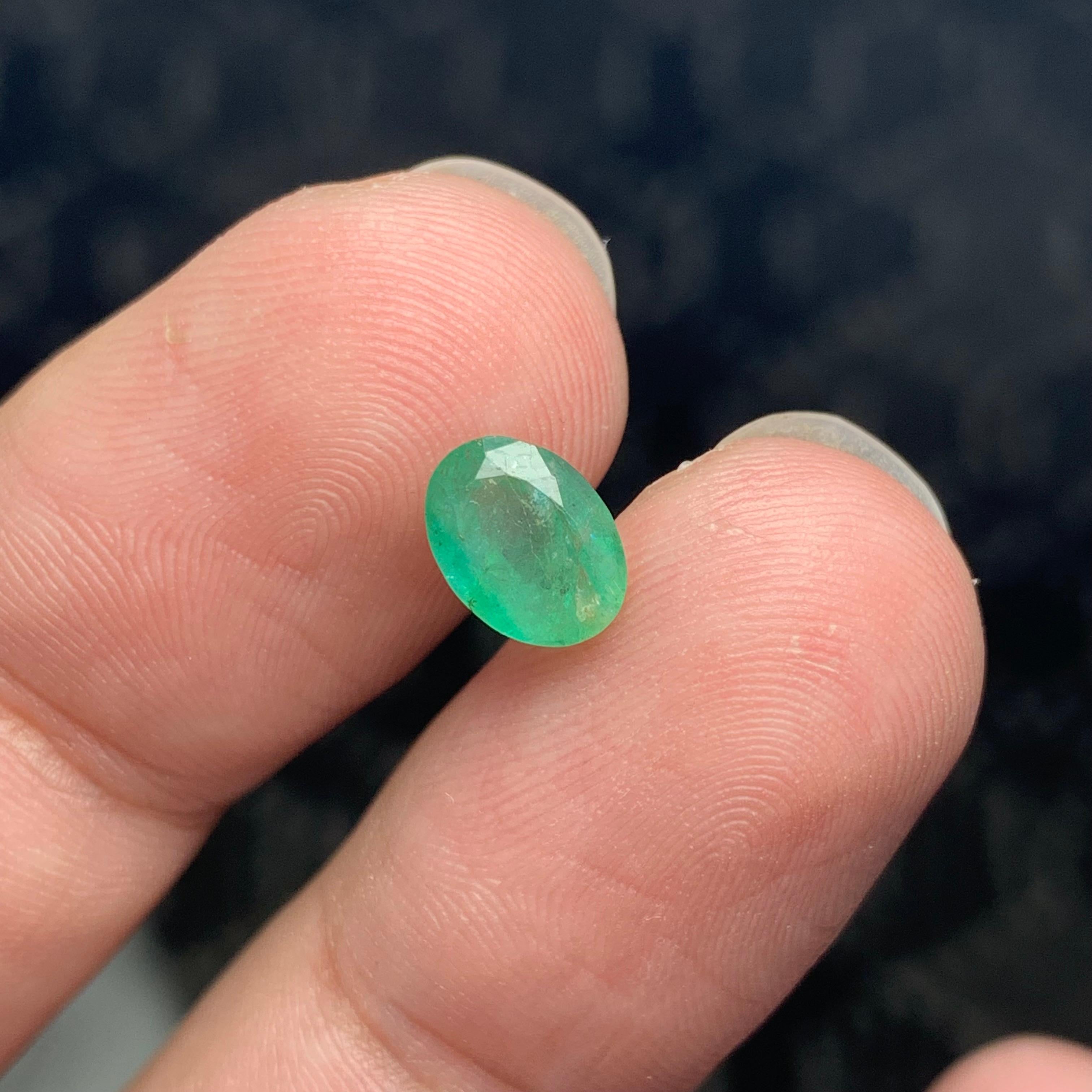 Oval Cut 1.20 Carat Natural Loose Emerald Gemstone From Zambian Mine, Africa For Sale