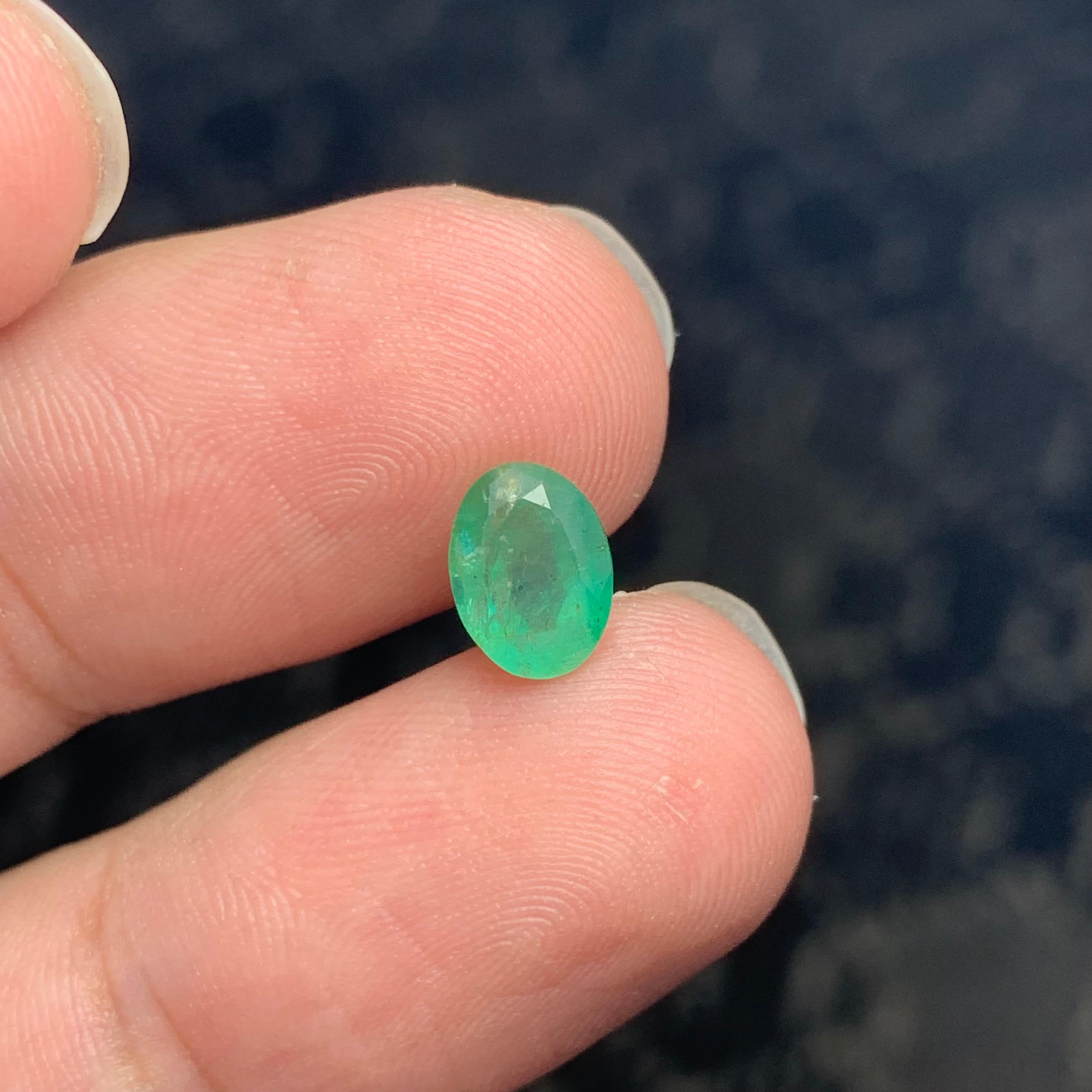 1.20 Carat Natural Loose Emerald Gemstone From Zambian Mine, Africa In New Condition For Sale In Peshawar, PK