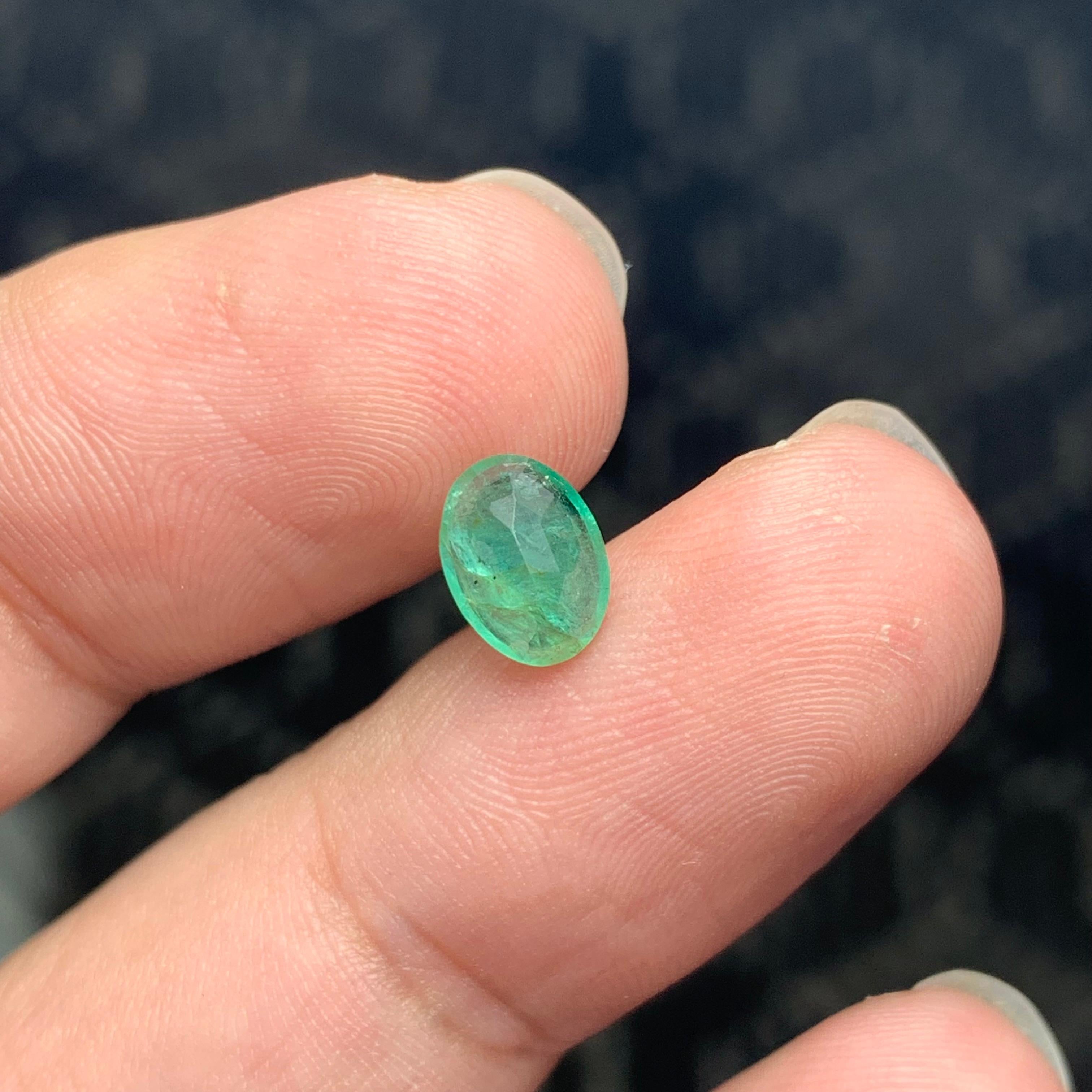 1.20 Carat Natural Loose Emerald Gemstone From Zambian Mine, Africa For Sale 1