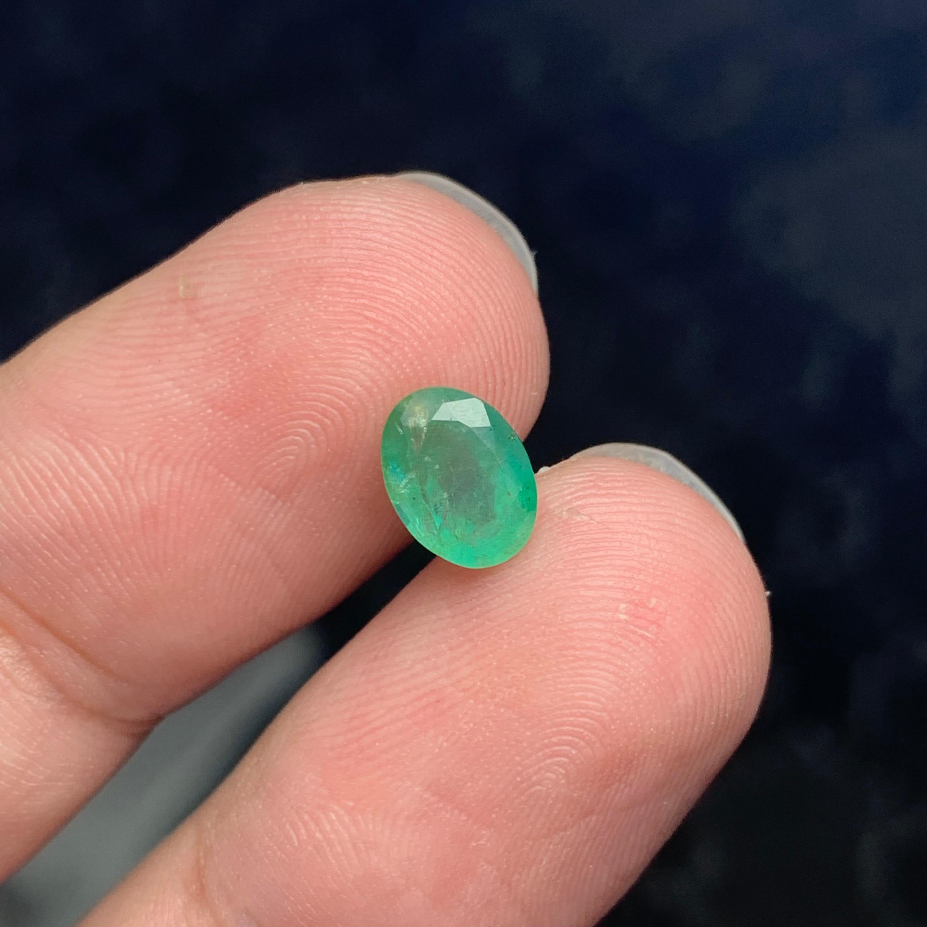 1.20 Carat Natural Loose Emerald Gemstone From Zambian Mine, Africa For Sale 3