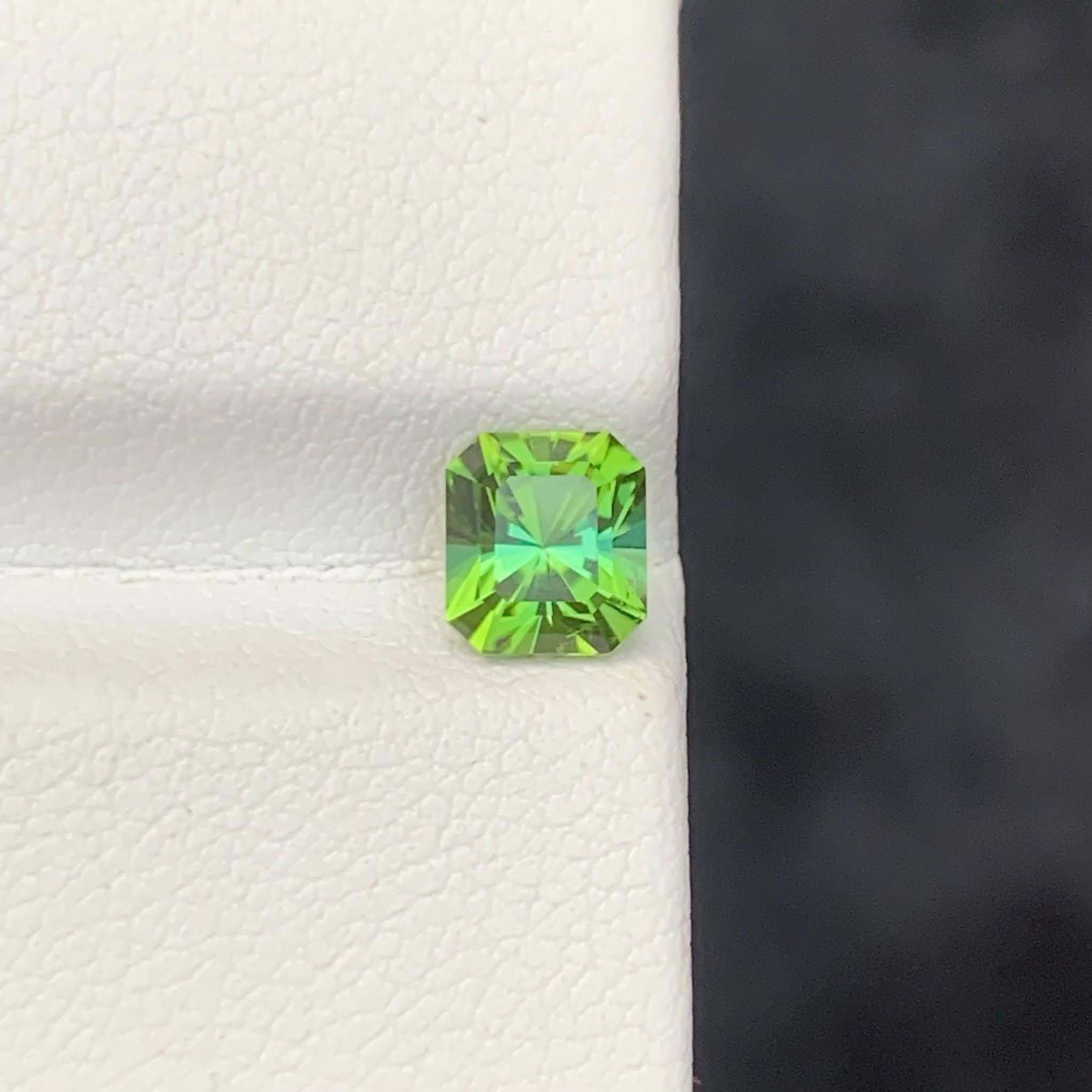 Poids 1,20 carat 
Dimensions 6.1x5.5x4.8mm
Traitement Aucun
Origine afghane 
Clarity Eye Clean 
Forme Coupe Asscher Précision 





Cette tourmaline vert menthe naturelle en vrac de 1,20 carat est une pierre précieuse charmante qui attire le regard