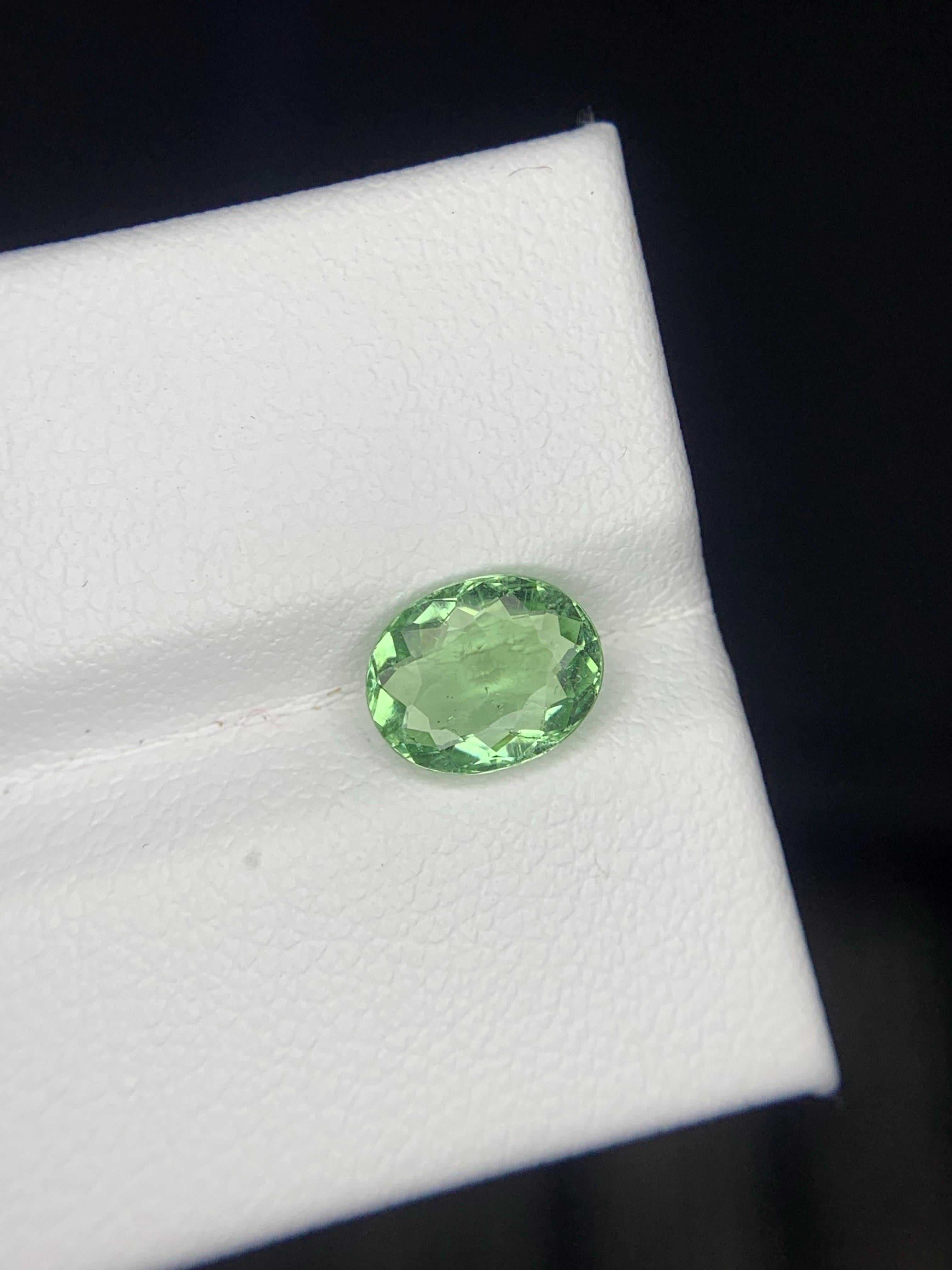 1,20 carati di tormalina Paraiba naturale sfusa di forma ovale dal Mozambico in vendita 3