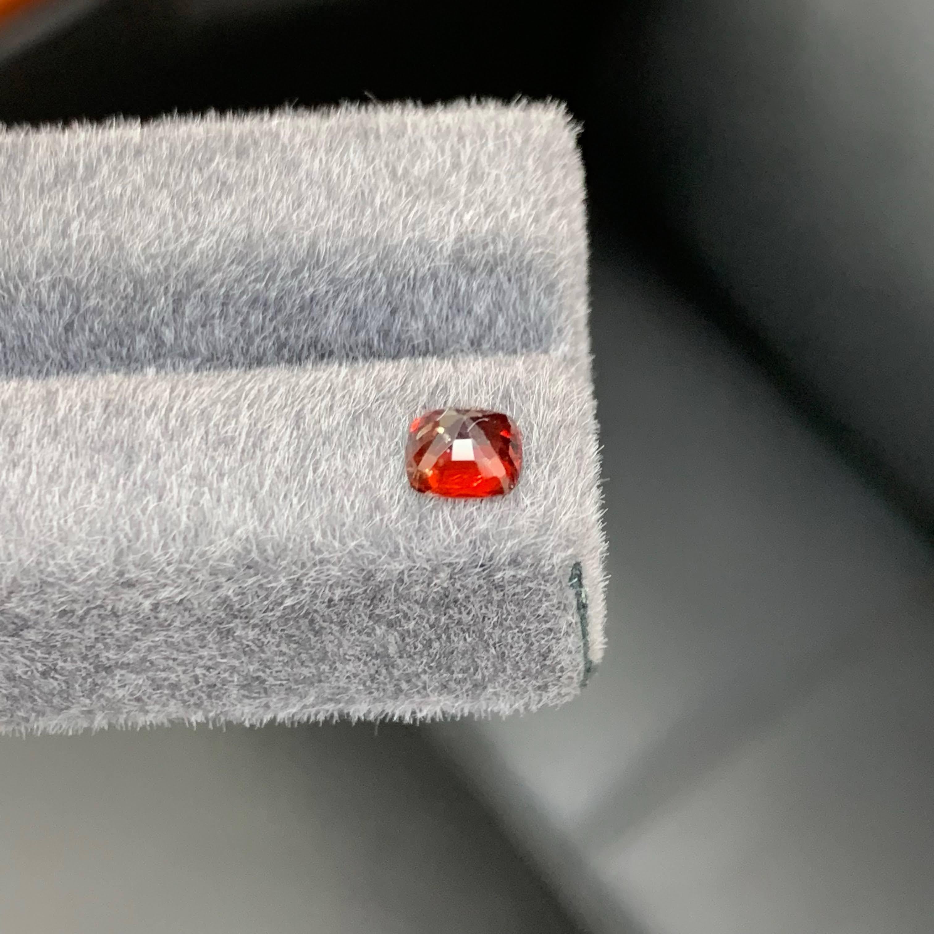 Moderno 1,20 Carati di Spinello Rosso Naturale Sciolto Pietra Gemma Taglio Cuscino Dal Birmano in vendita