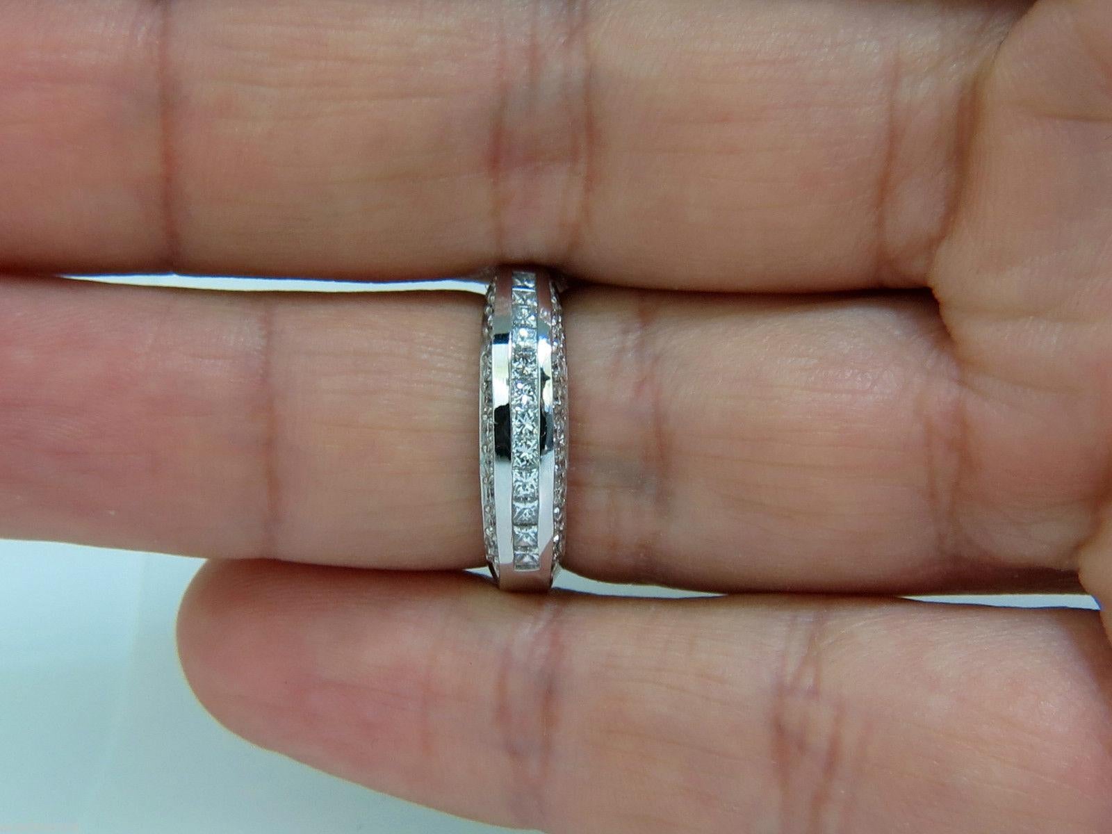 Women's or Men's 1.20 Carat Princess and Round Cuts Diamond Band Ring 14 Karat G/VS For Sale