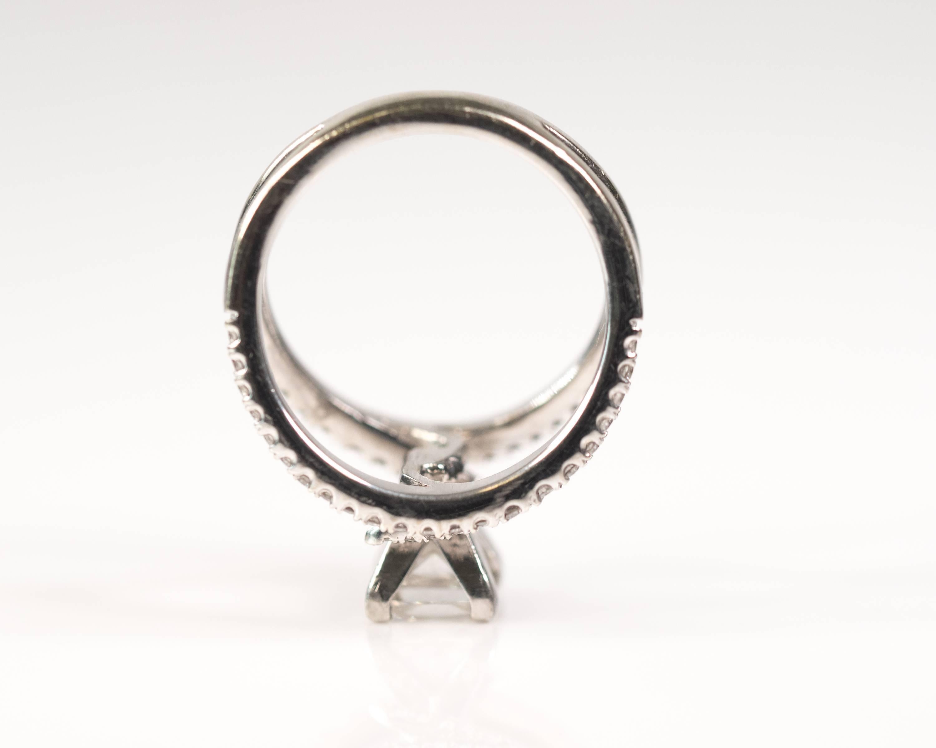 1.20 Carat Princess Cut Diamond Split-Shank Engagement Ring 14 Karat White Gold For Sale 3