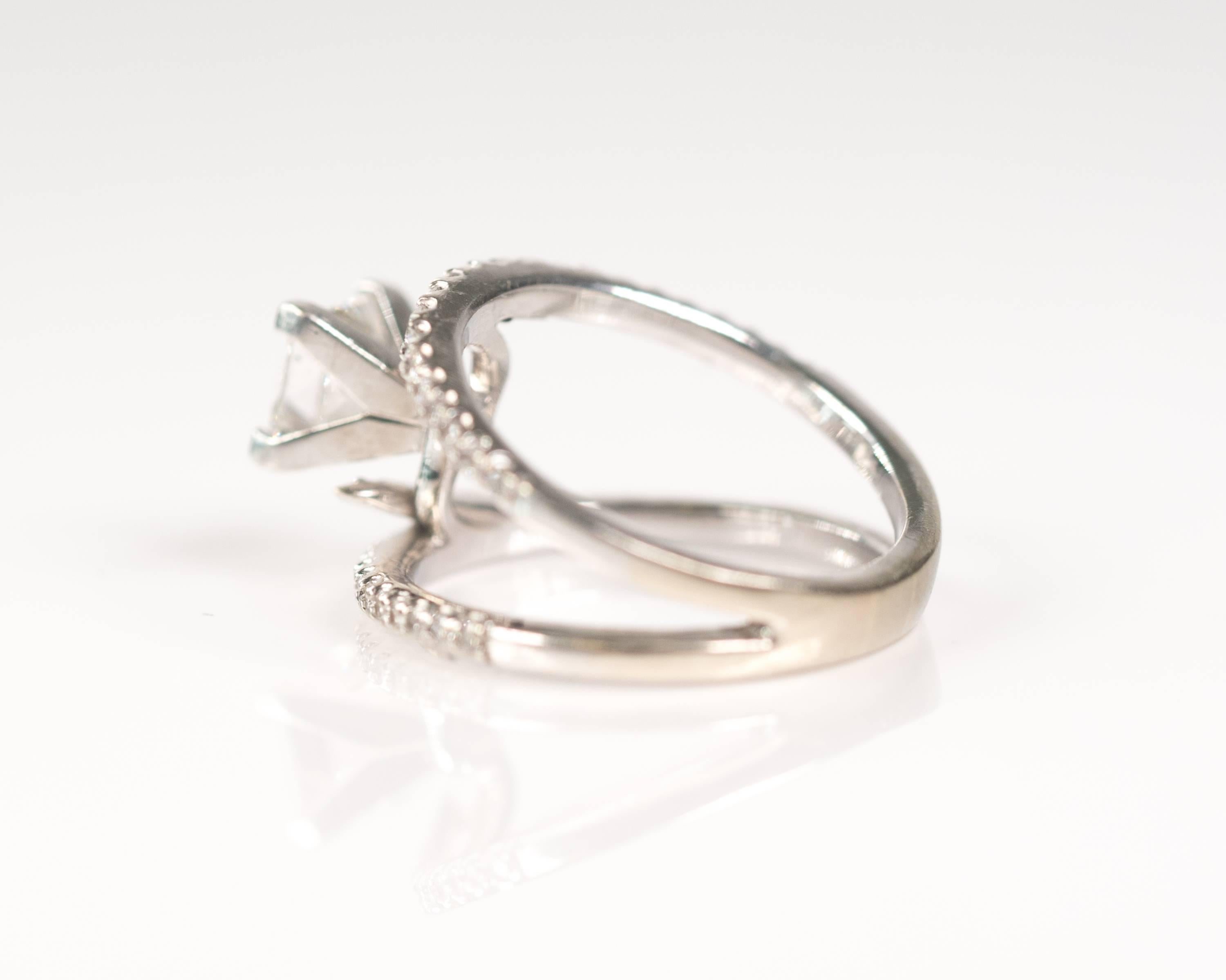 Modern 1.20 Carat Princess Cut Diamond Split-Shank Engagement Ring 14 Karat White Gold For Sale