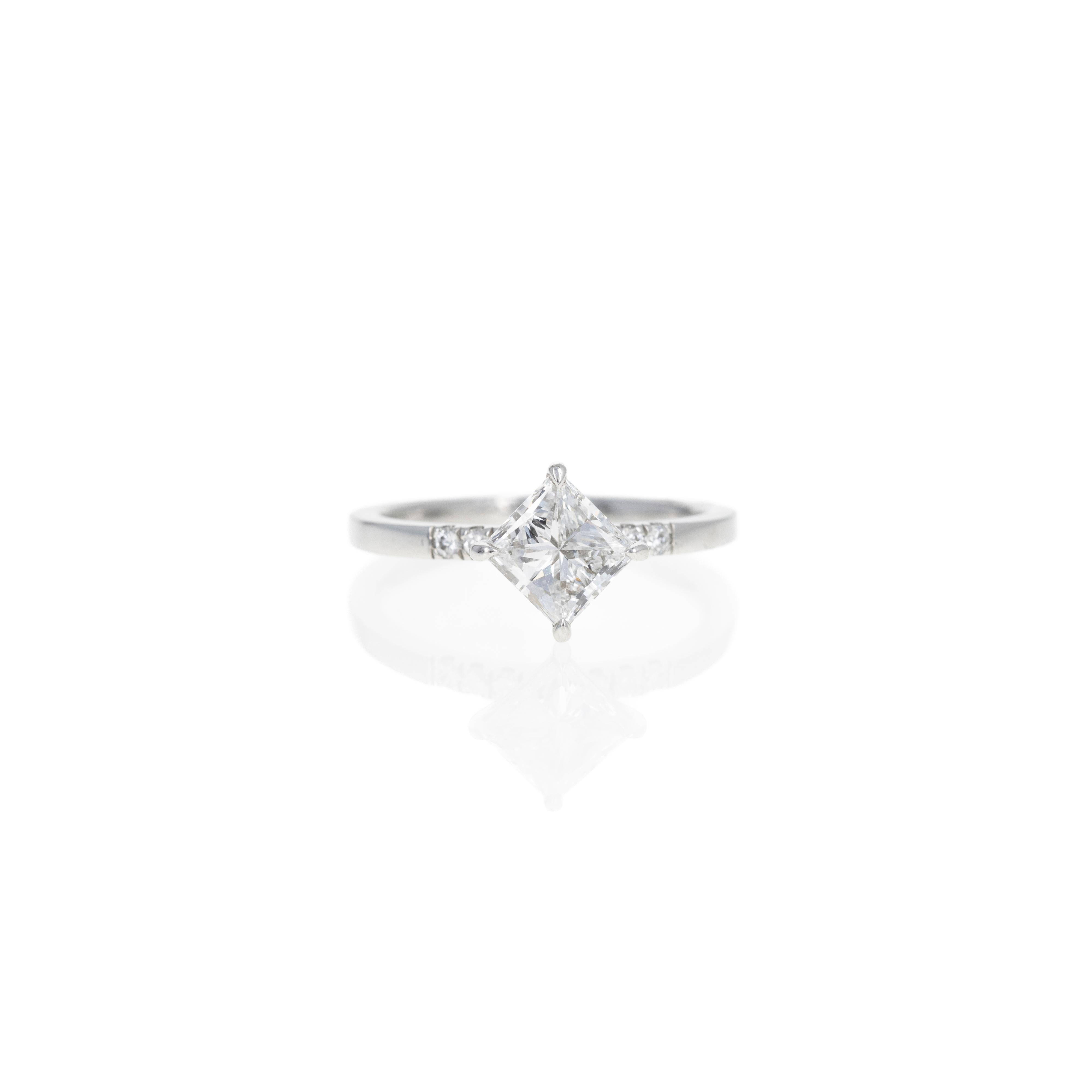 Anillo de compromiso de diamante princesa de 1,20 quilates en platino en venta 3