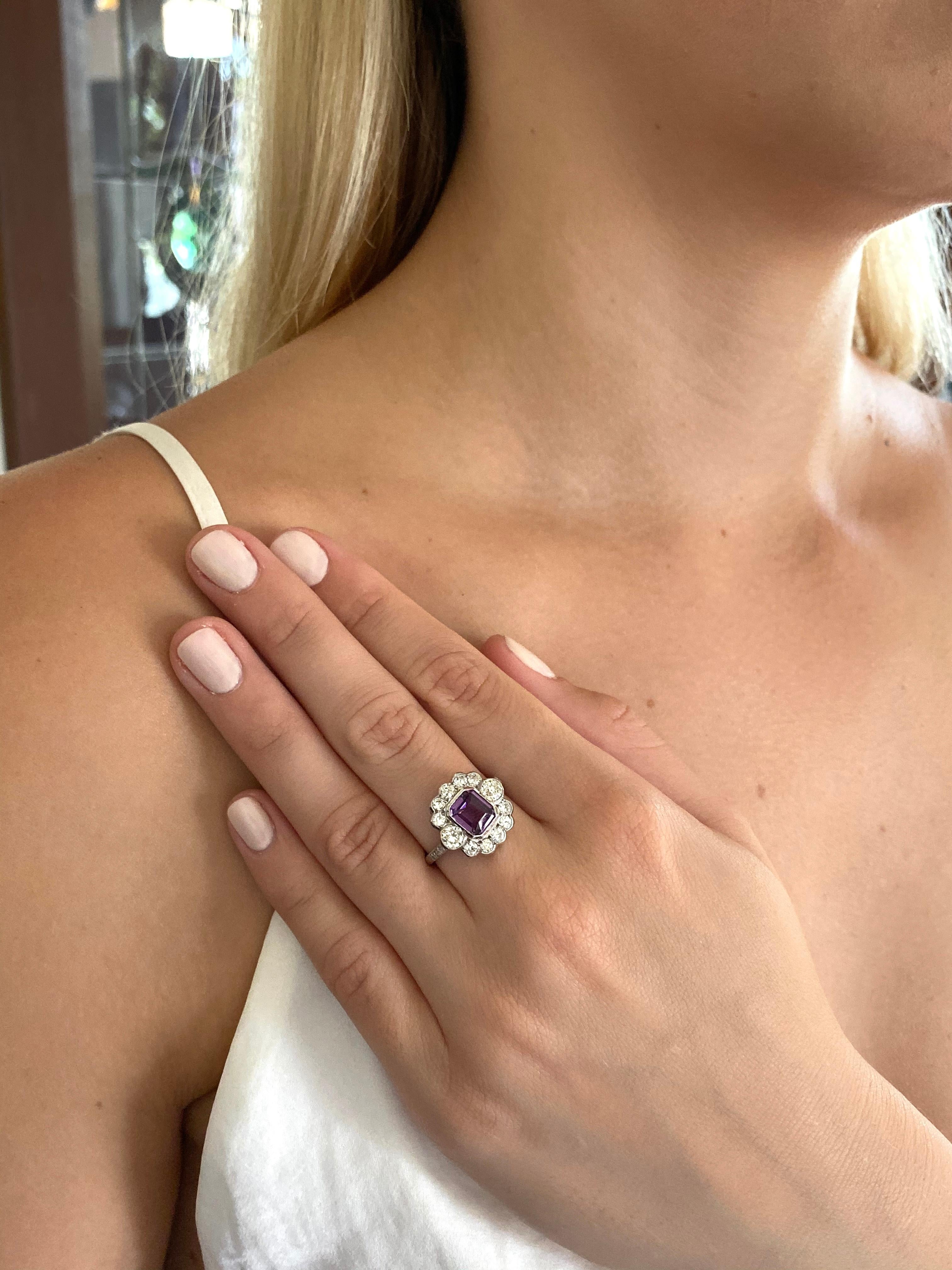 1.20 Carat Purple Sapphire and Diamond 18 Karat White Gold Ring For Sale 4
