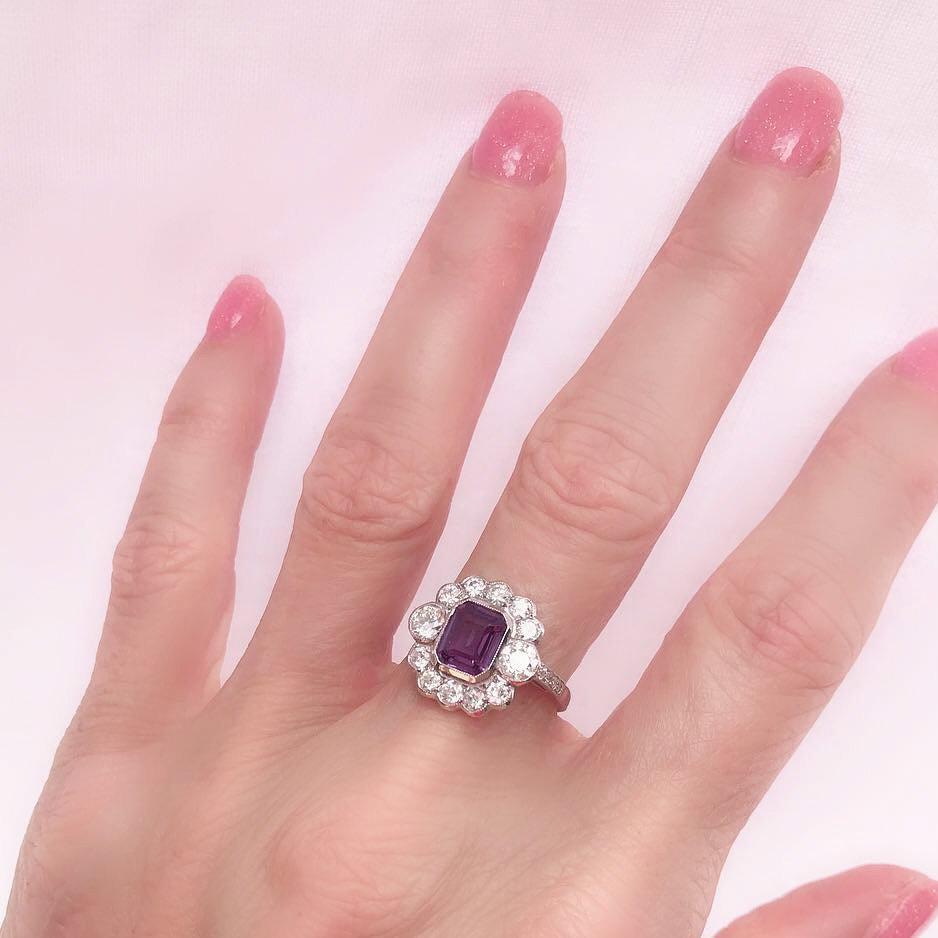 1.20 Carat Purple Sapphire and Diamond 18 Karat White Gold Ring For Sale 1