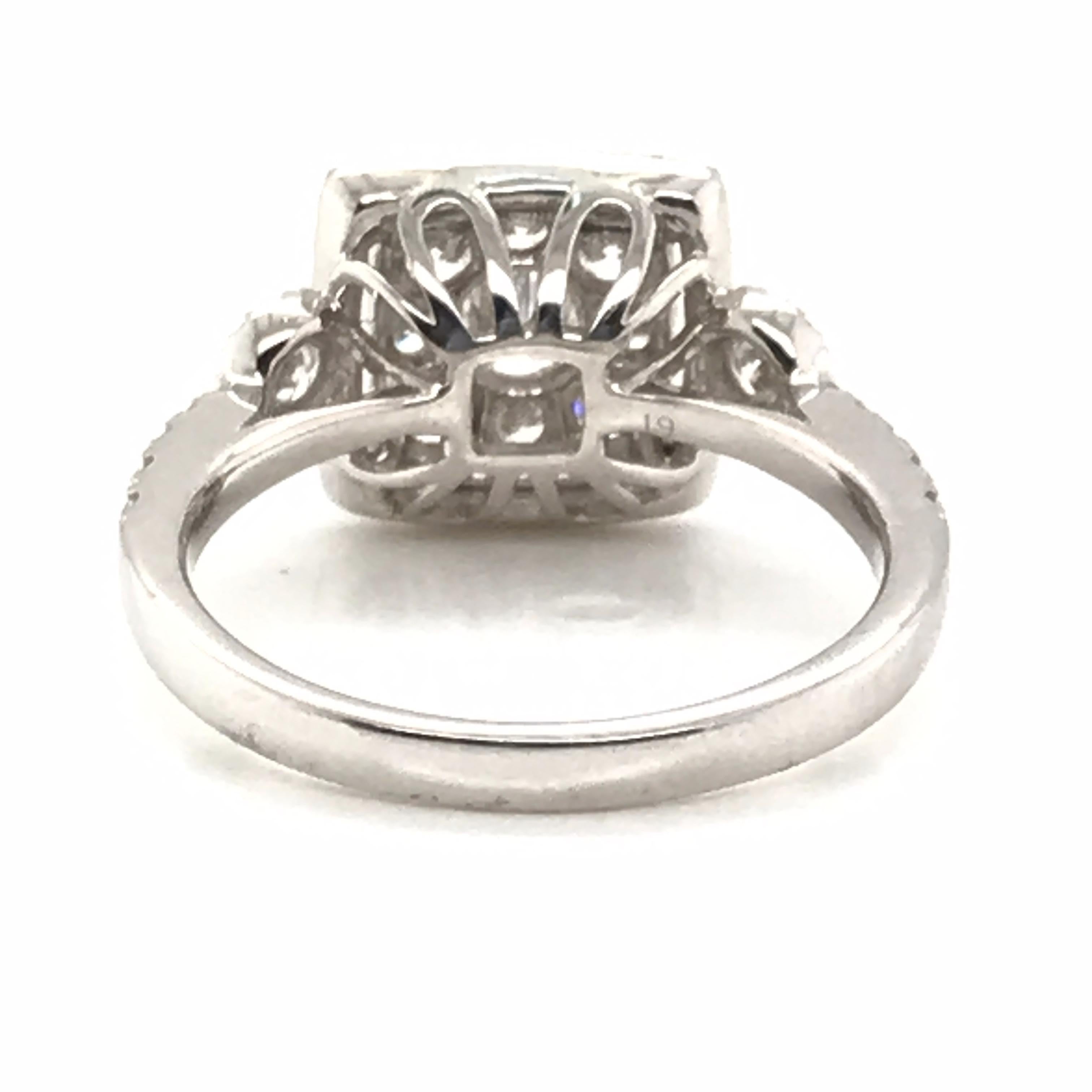 Modern 1.20 Carat Round Cluster Diamond Ring For Sale
