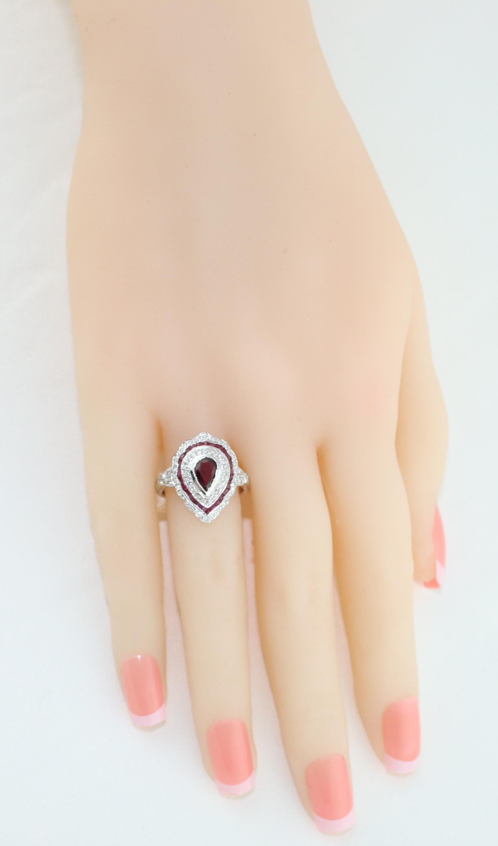 1.20 Carat Ruby Diamond Gold Ring In New Condition For Sale In New York, NY