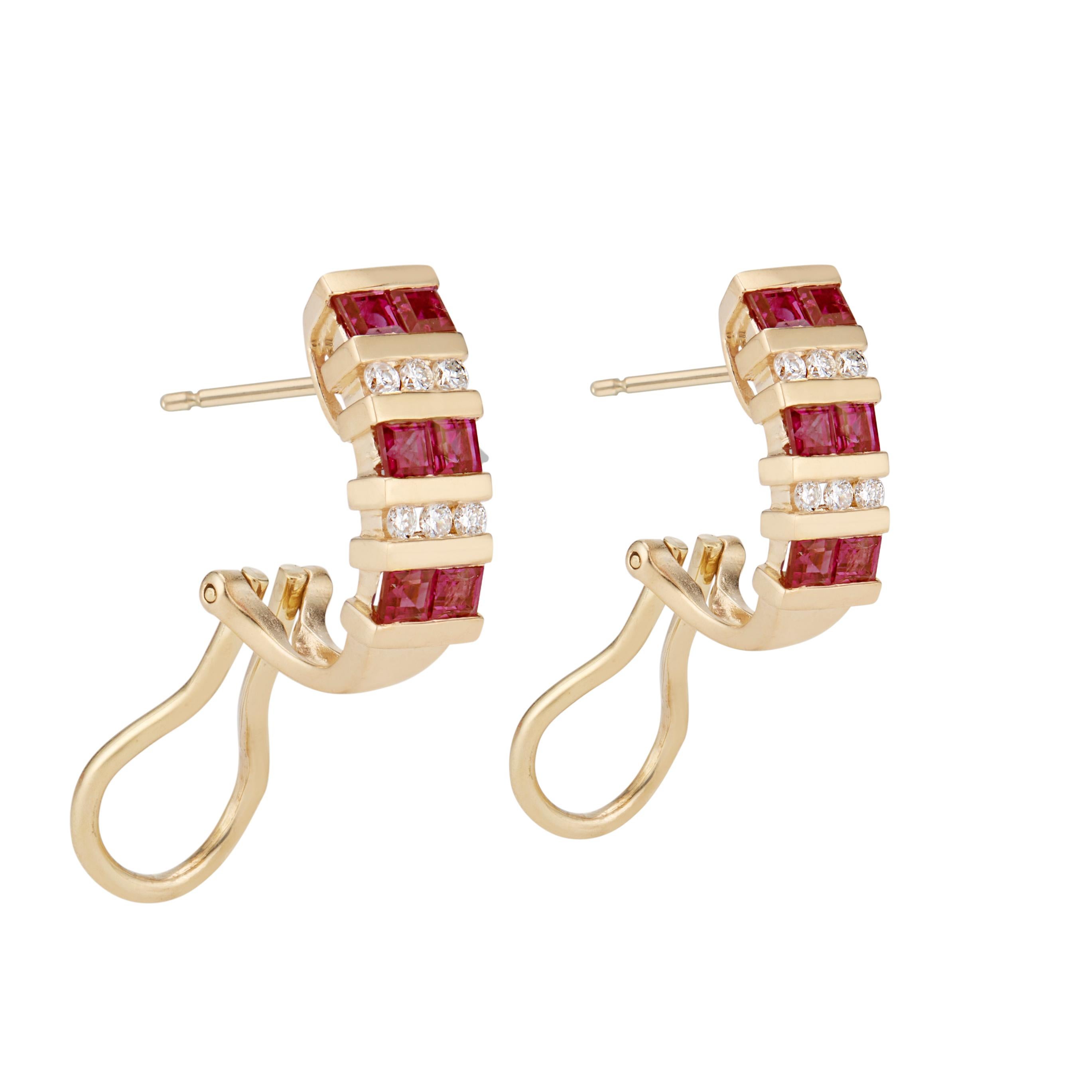 1.20 Carat Ruby Diamond Yellow Gold Hoop Earrings In Good Condition For Sale In Stamford, CT