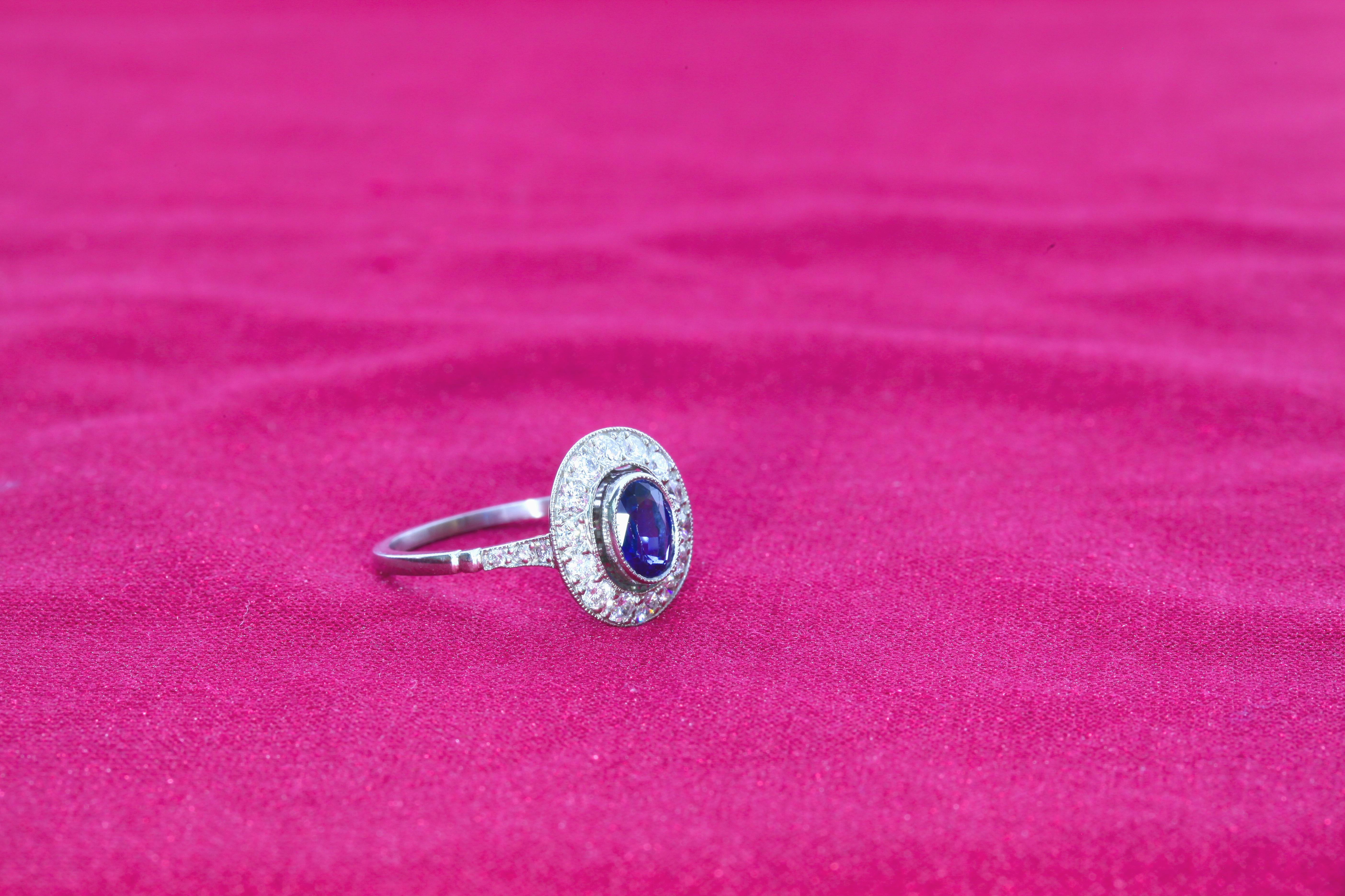 1.20 Carat Sapphire and Diamond Platinum Ring For Sale 1